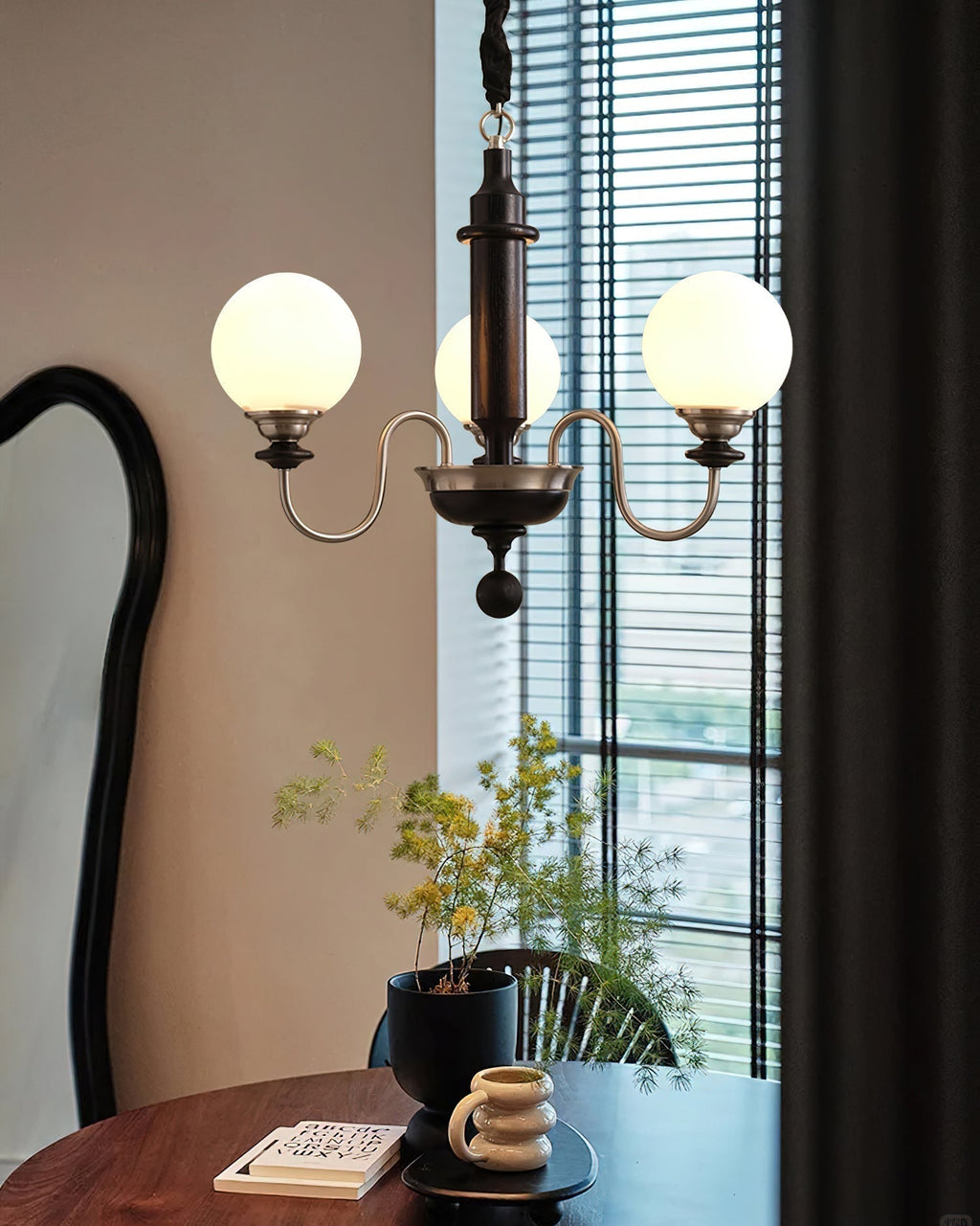 Nyvinia Chandelier en Laiton Vintage et Verre - Neutralighting