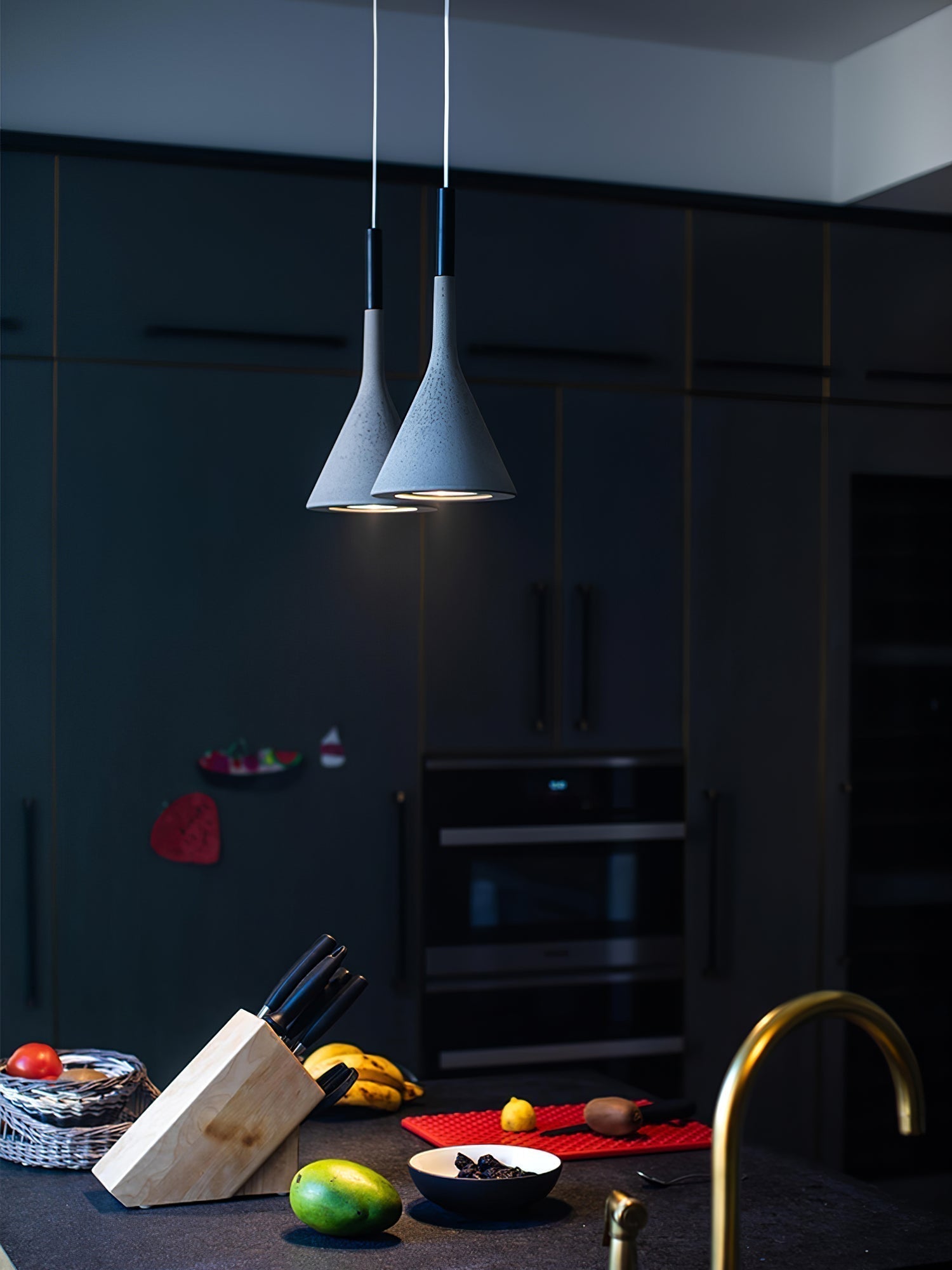 Solara Lampe suspendue conique en béton industrielle - Neutralighting