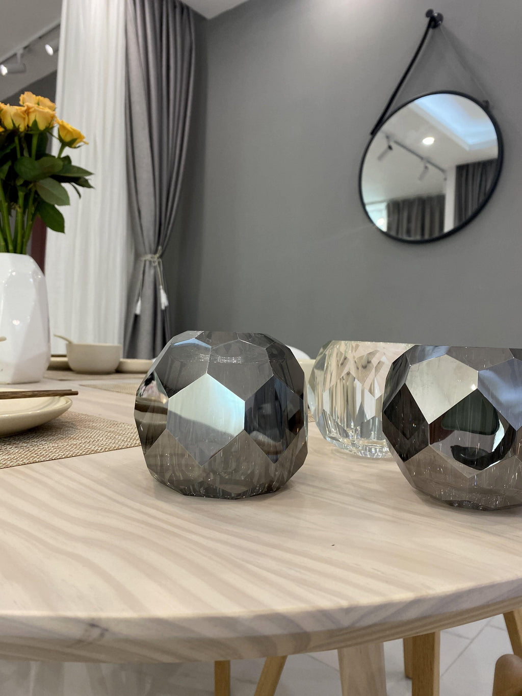 Lustra Suspension Lampe Boule en Cristal et Laiton en Grappe - Neutralighting