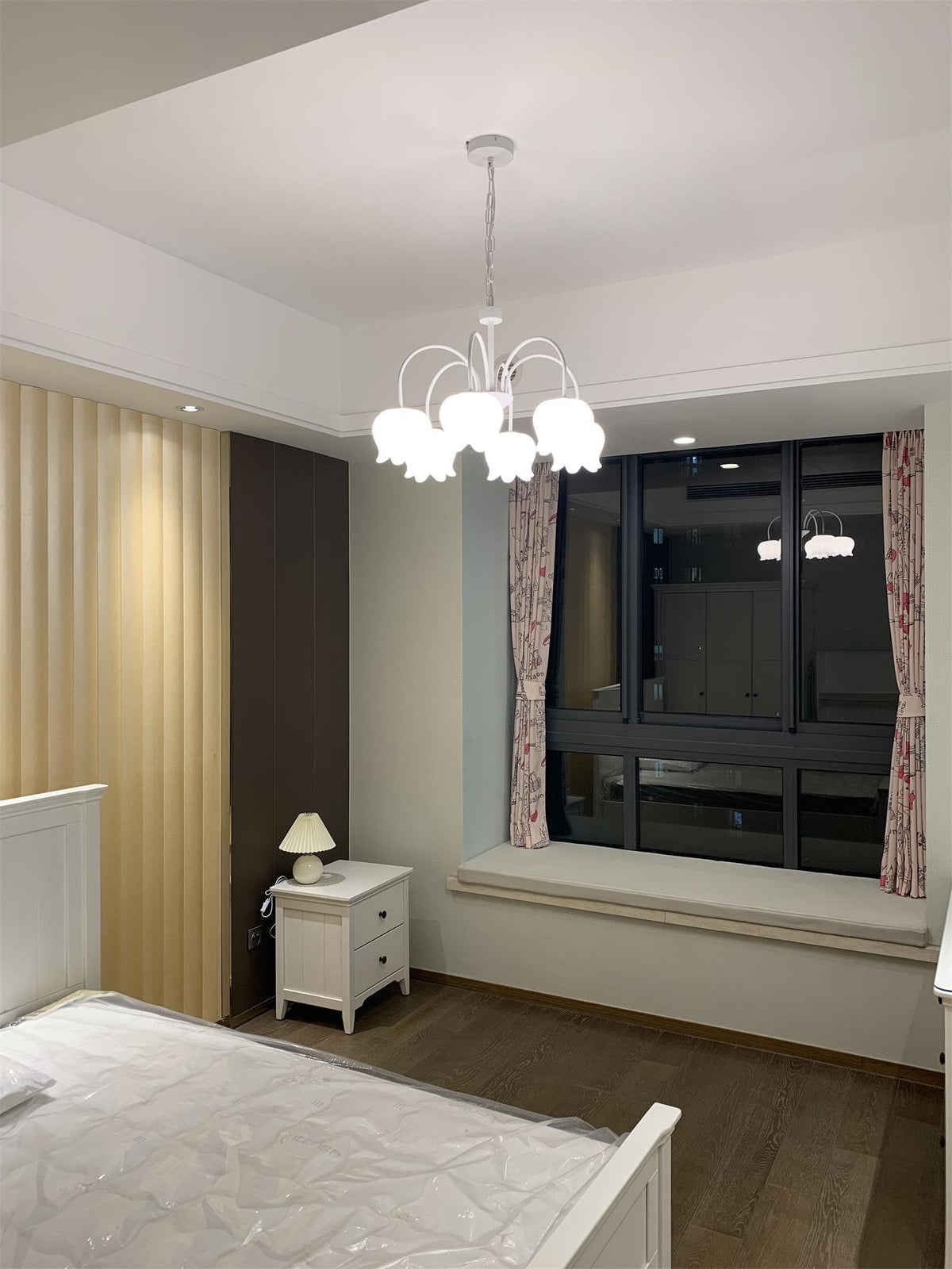 Lustra Chandelier Floral Blanc Élégant - Neutralighting
