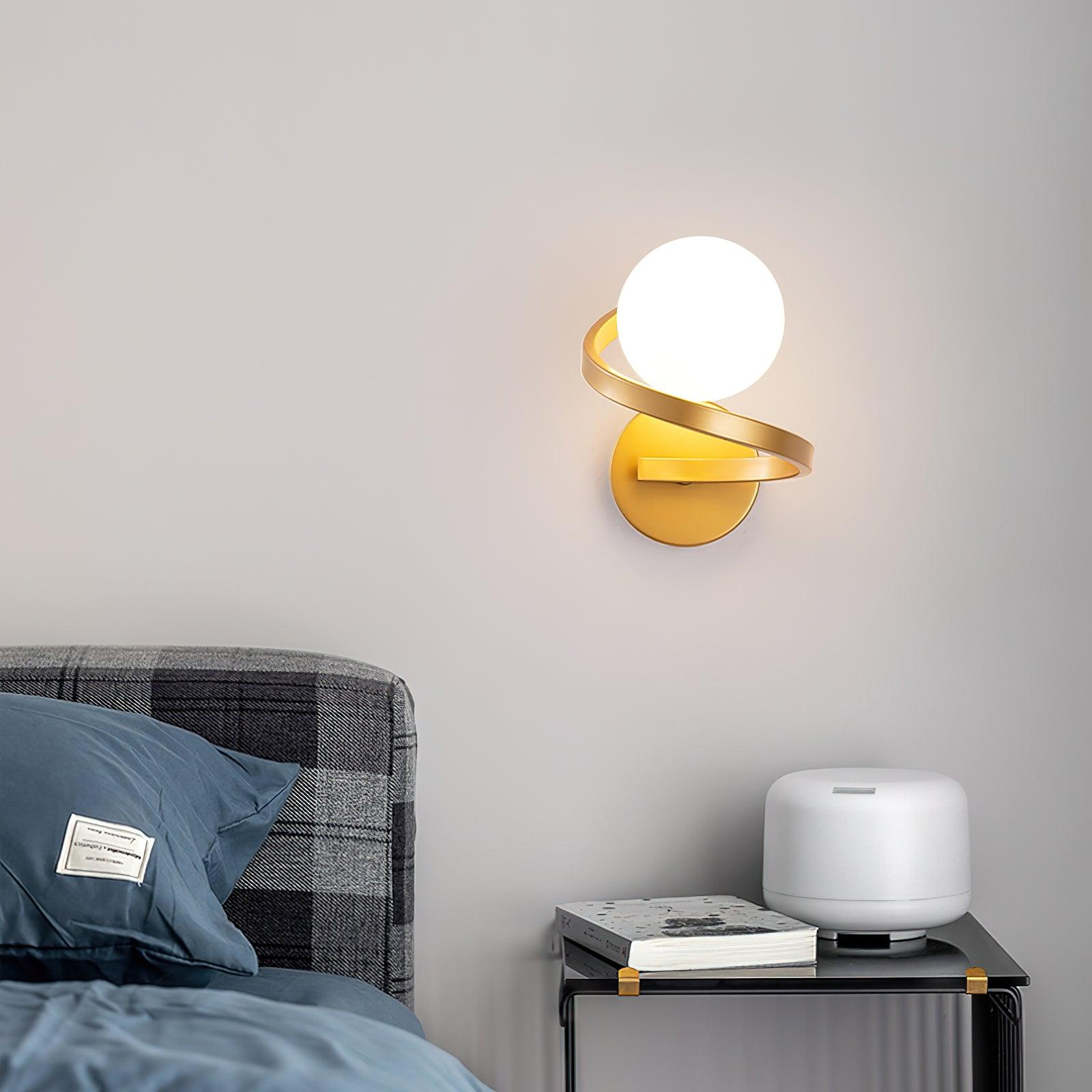 Abner Courbé Moderne Minimaliste Laiton Verre Applique Murale - Neutralighting
