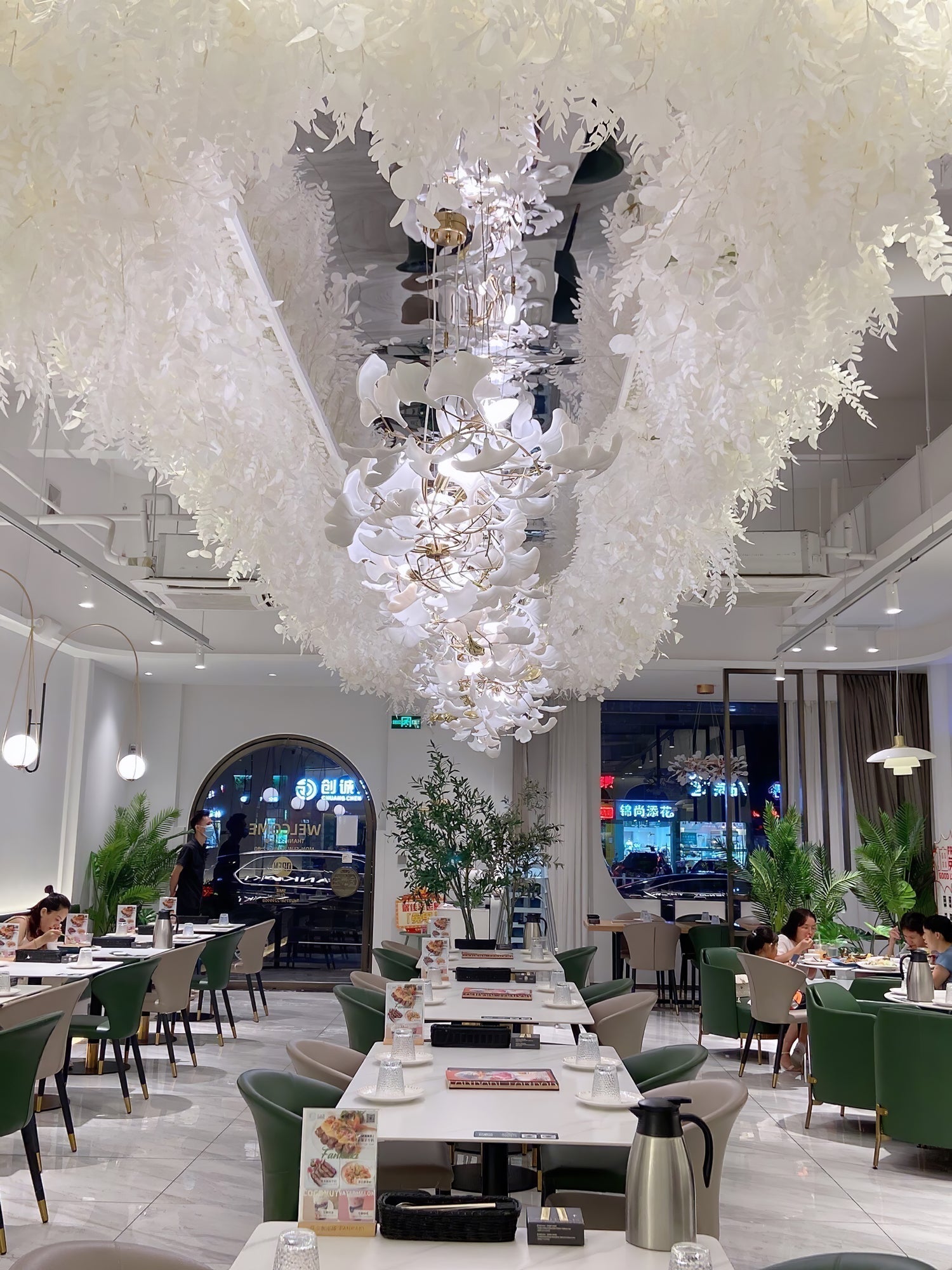 Olivia Céramique Gingko Feuille Lustre - Neutralighting