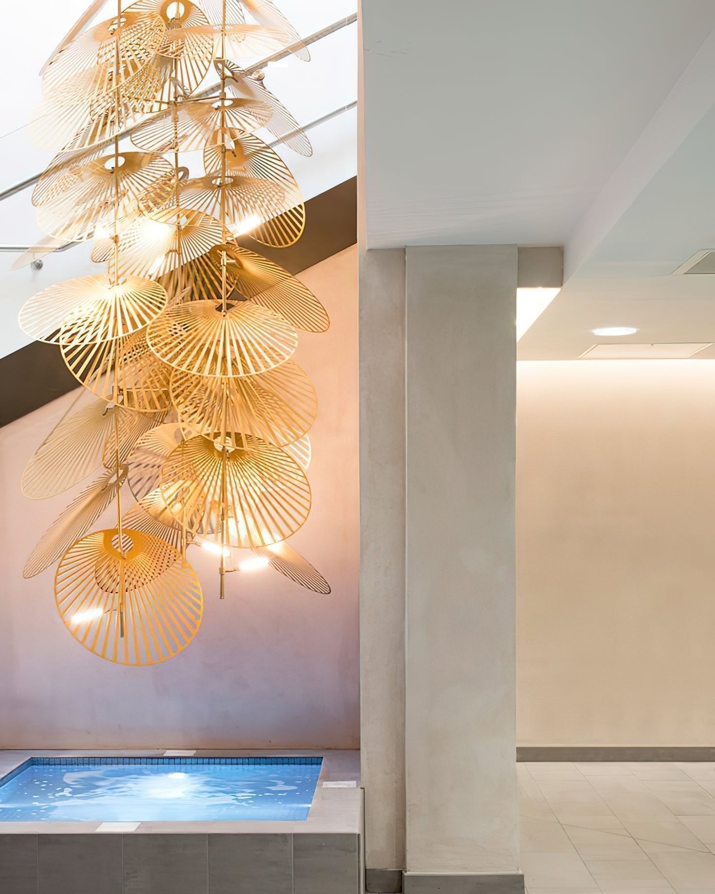 Odoraris Luxueux Feuille Lustre - Neutralighting