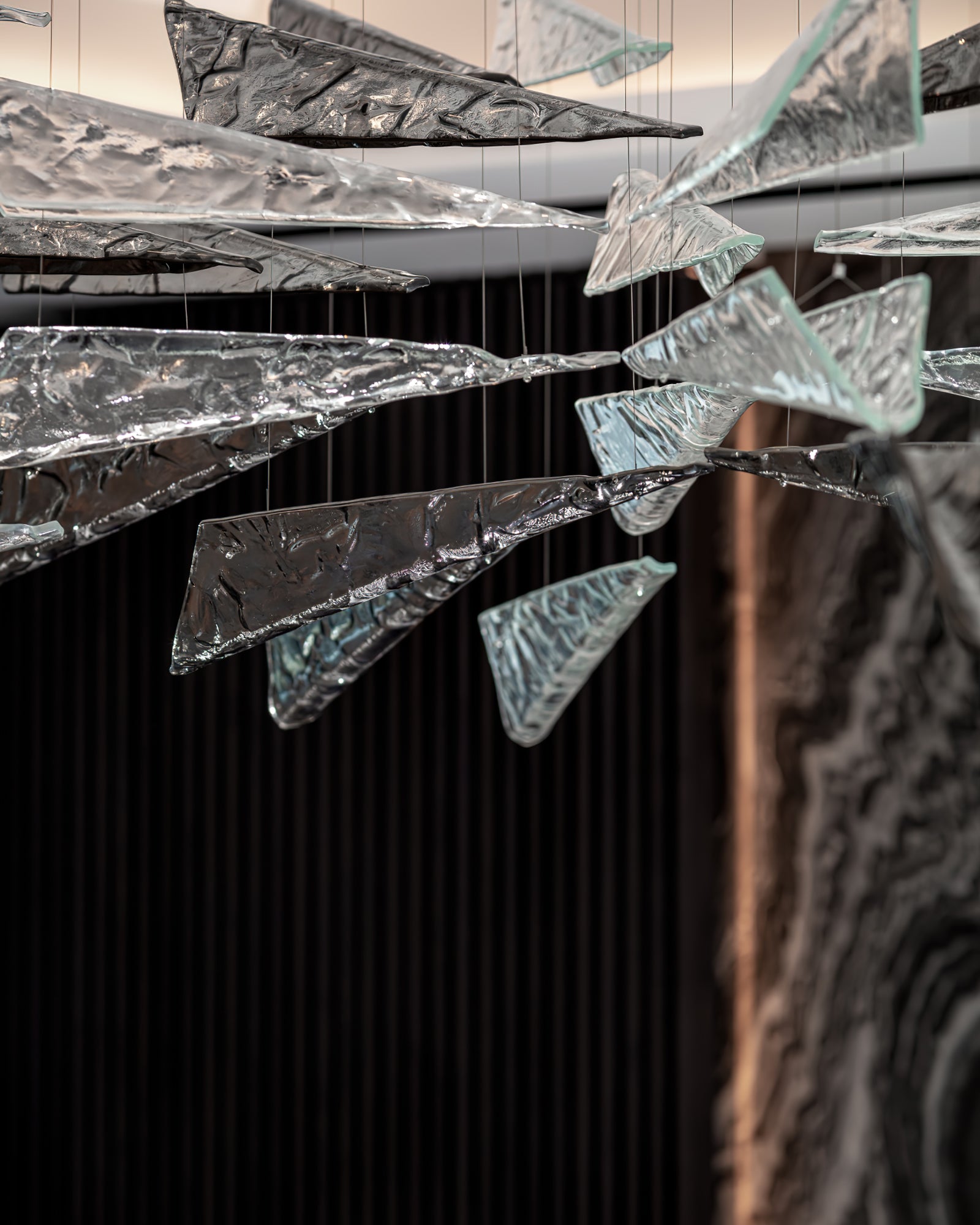 Nyvinia Verre Plume Forme Lustre - Neutralighting