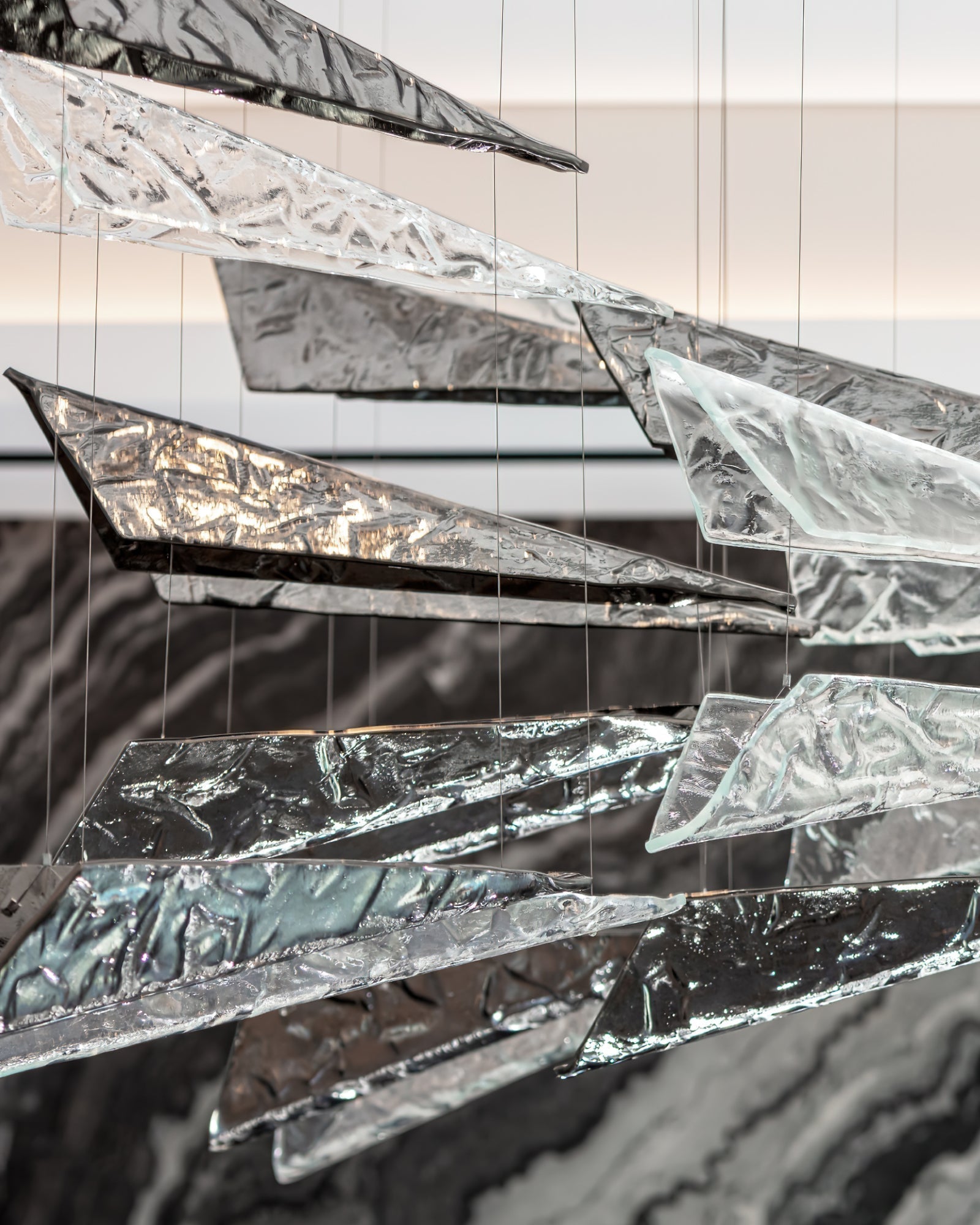 Nyvinia Verre Plume Forme Lustre - Neutralighting