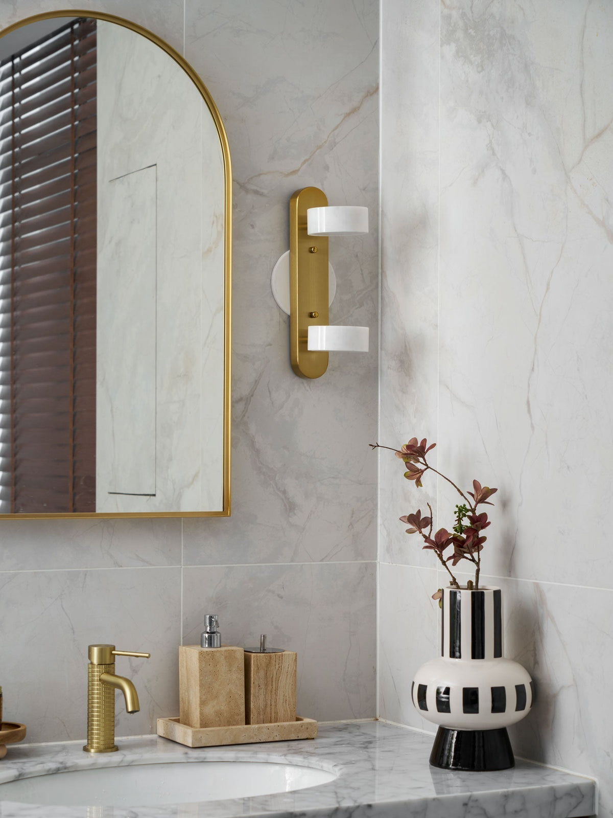 Orshaa Linéaire Travertin Vanité Lumière - Neutralighting