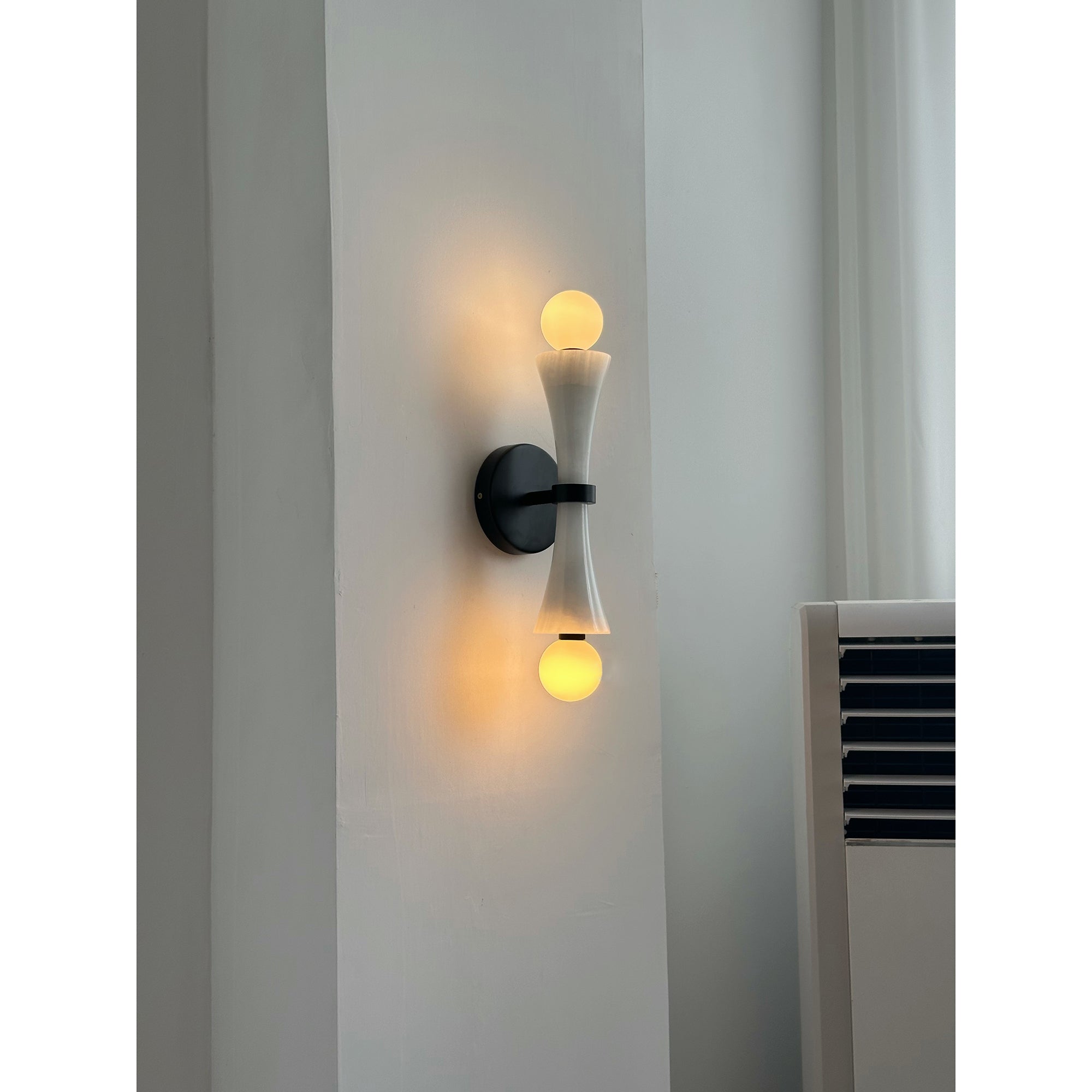 Aura Lampe Murale En Travertin Et Verre Minimaliste Moderne - Neutralighting