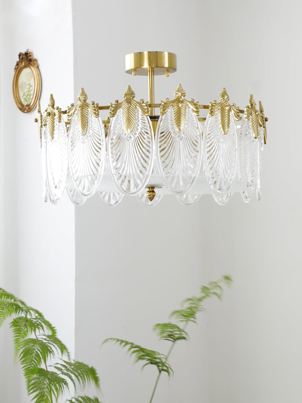 Lustra Chandelier en Verre Pétales avec Cadre Doré Rond - Neutralighting