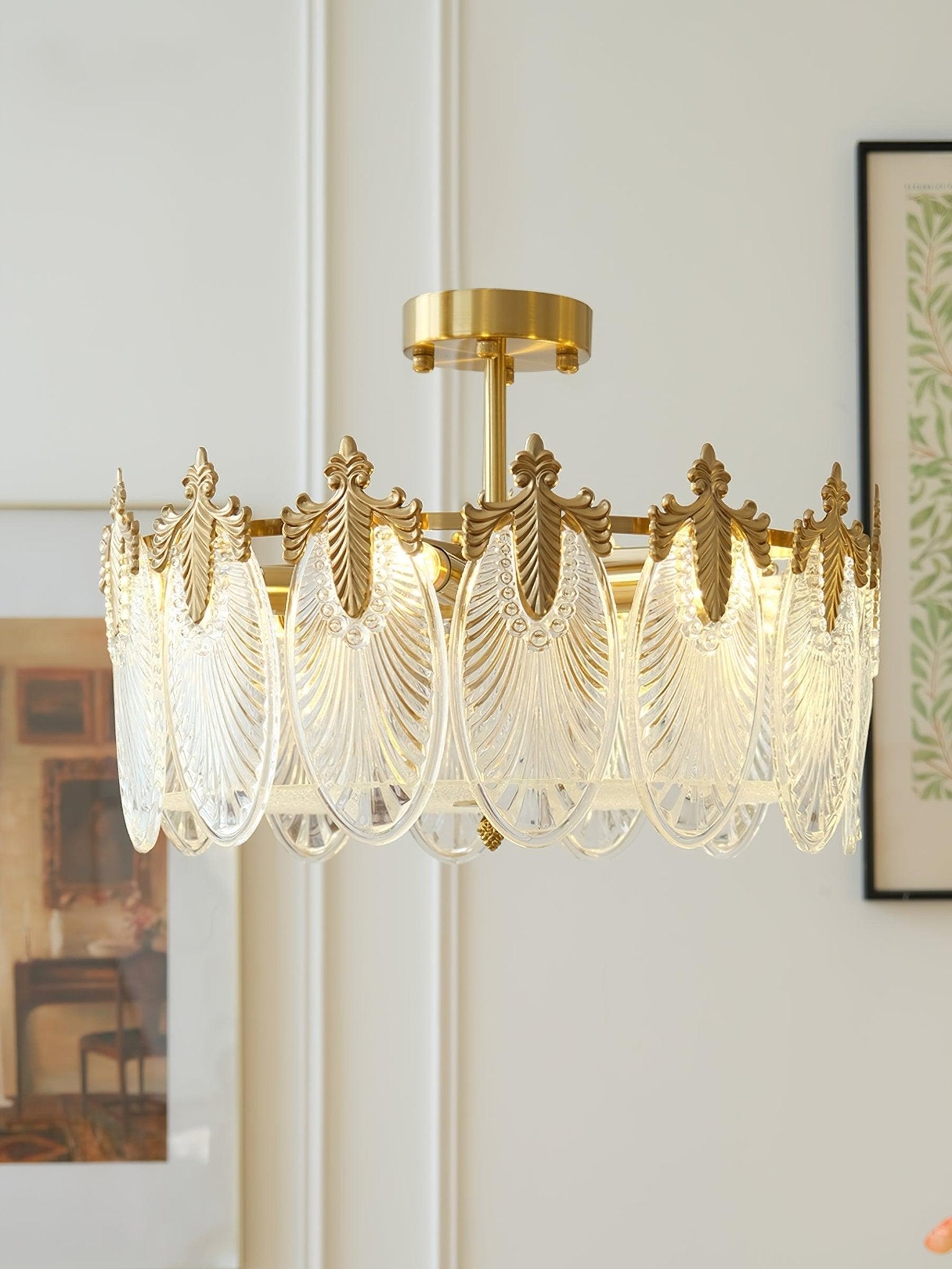 Lustra Chandelier en Verre Pétales avec Cadre Doré Rond - Neutralighting
