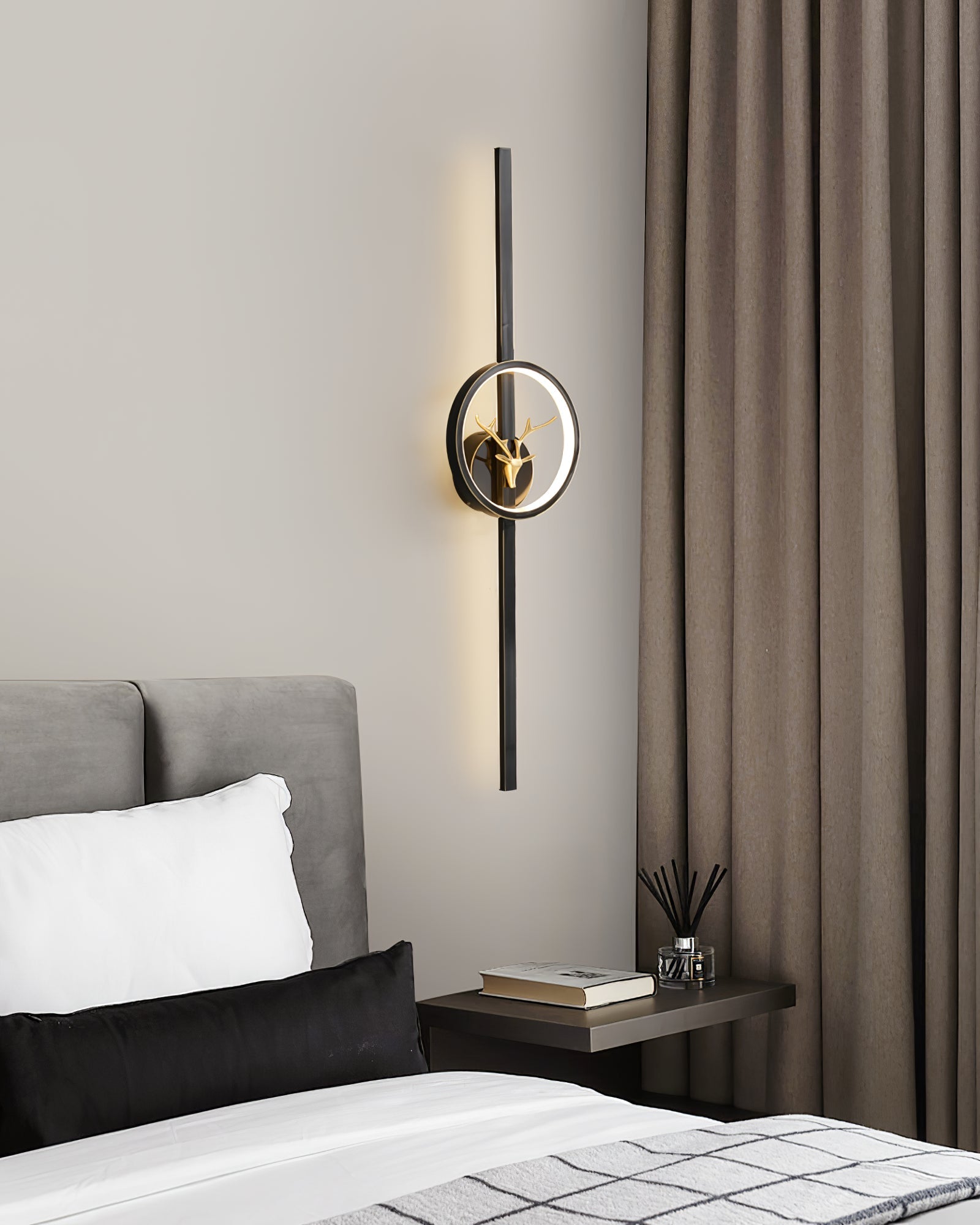 Vavinisra Classique Cerf Laiton Applique - Neutralighting