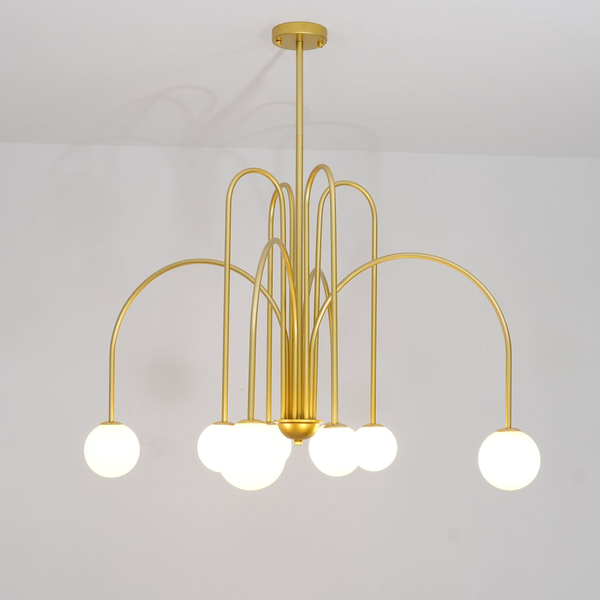 Lustra Lustre Laiton Bras Courbés Blanc Globe - Neutralighting