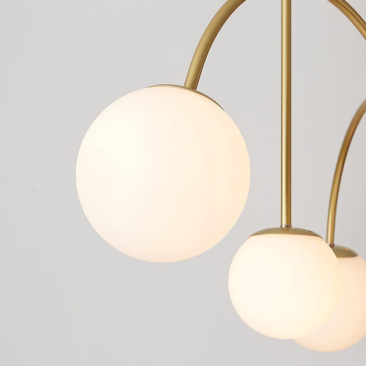 Lustra Lustre Laiton Bras Courbés Blanc Globe - Neutralighting