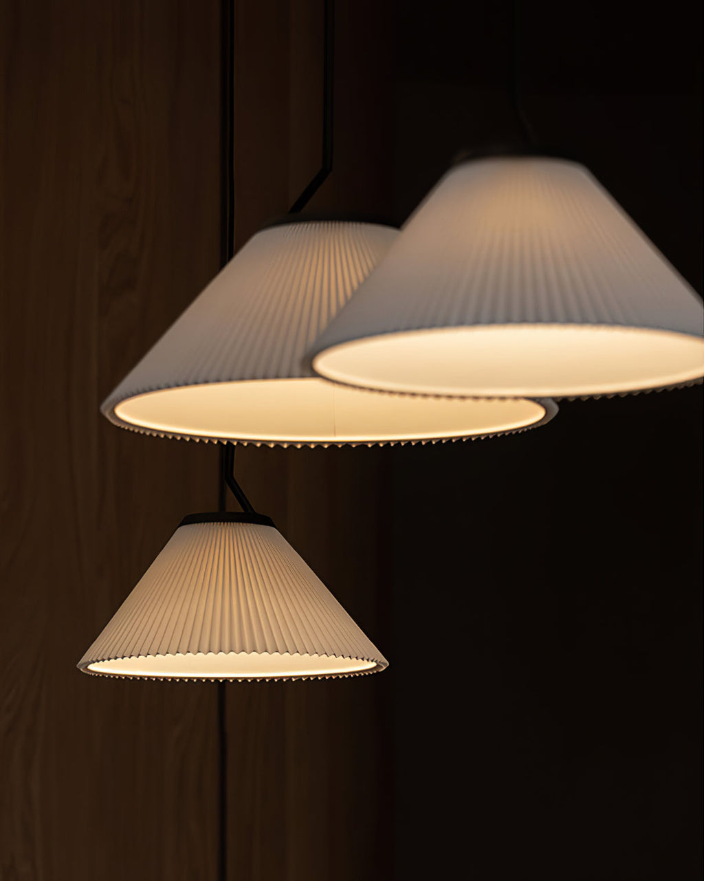 Knell Lampe Pendante en Métal Noir Plastique Plissée Minimaliste Moderne - Neutralighting