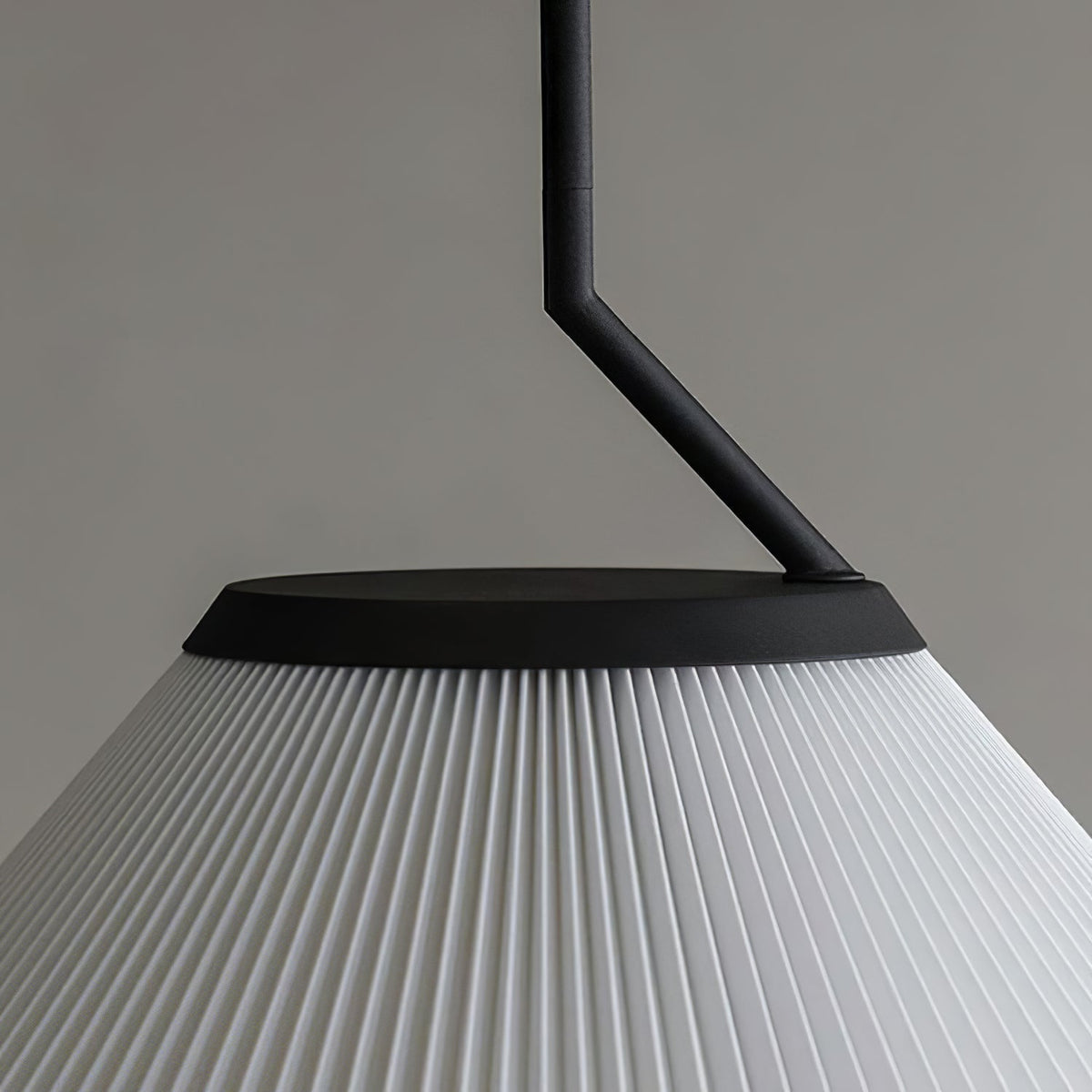 Knell Lampe Pendante en Métal Noir Plastique Plissée Minimaliste Moderne - Neutralighting