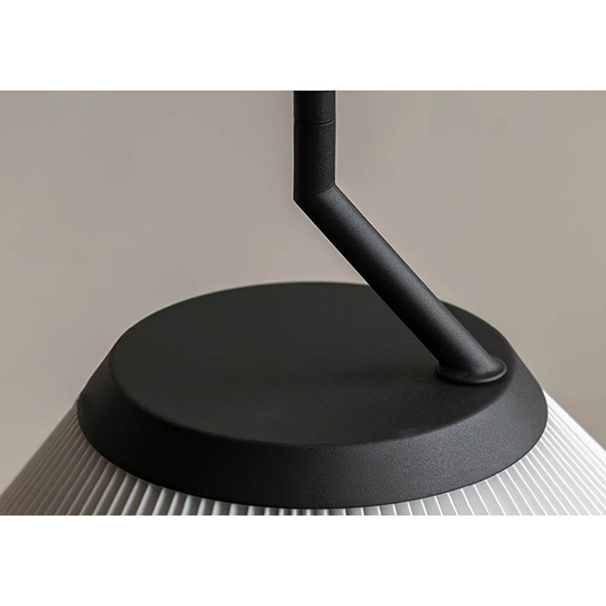 Knell Lampe Pendante en Métal Noir Plastique Plissée Minimaliste Moderne - Neutralighting