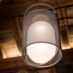 Solara Suspension Cylindre en Maille Accent en Laiton Industriel - Neutralighting