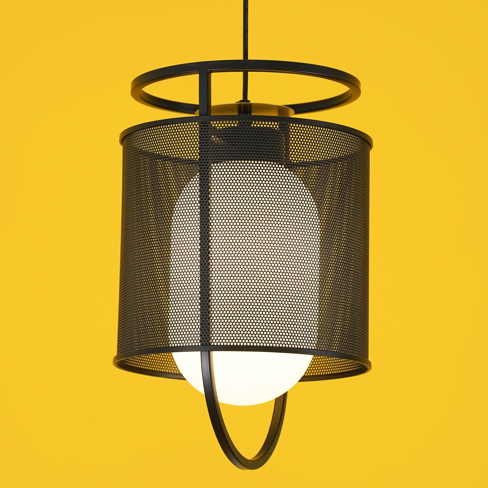 Solara Suspension Cylindre en Maille Accent en Laiton Industriel - Neutralighting