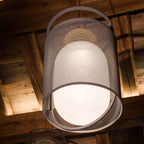 Solara Suspension Cylindre en Maille Accent en Laiton Industriel - Neutralighting
