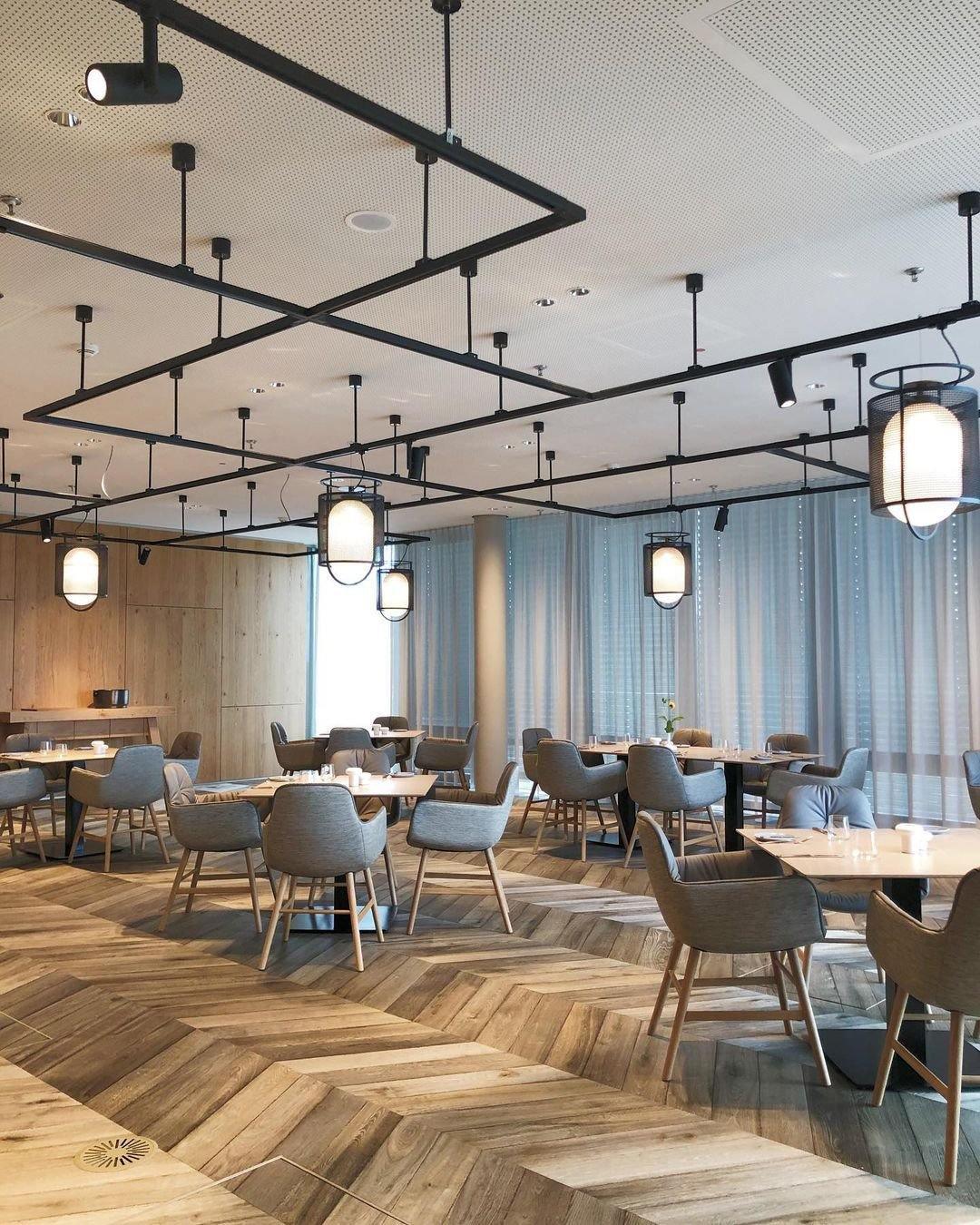 Solara Suspension Cylindre en Maille Accent en Laiton Industriel - Neutralighting
