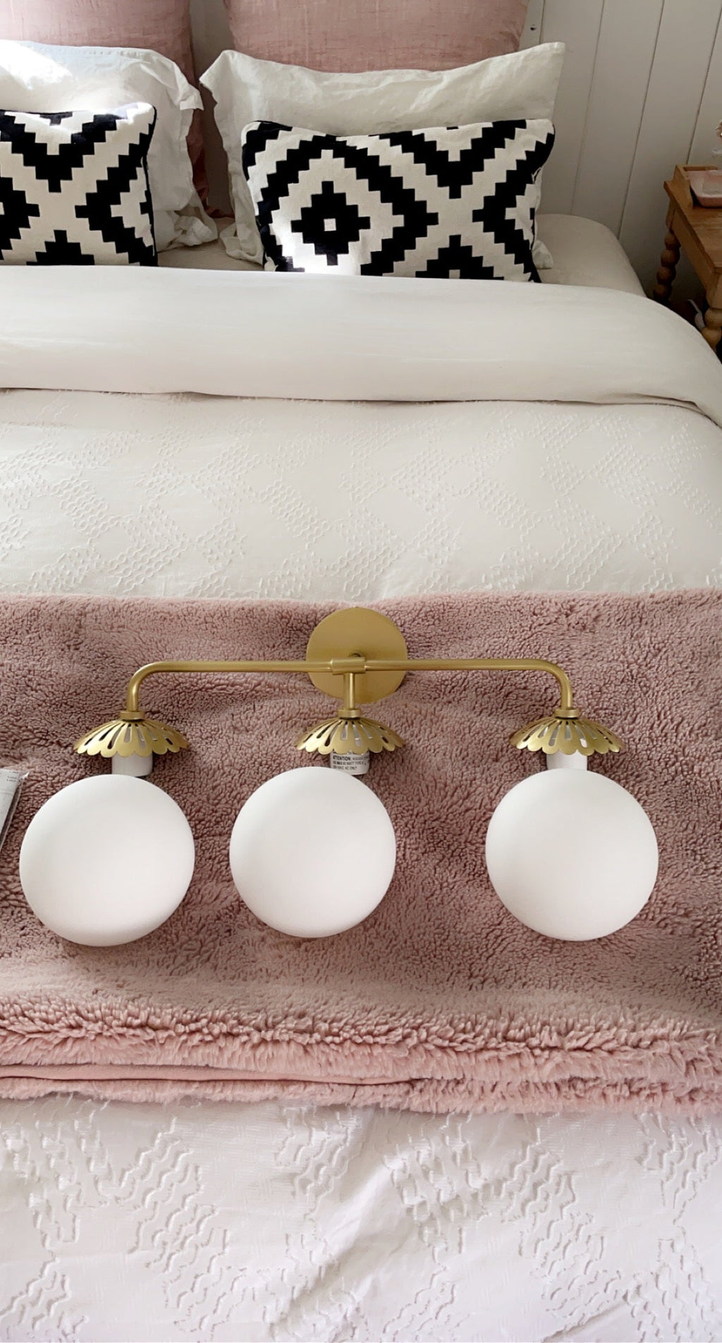 Aegis Applique Murale Globe Laiton Verre Minimaliste Moderne - Neutralighting