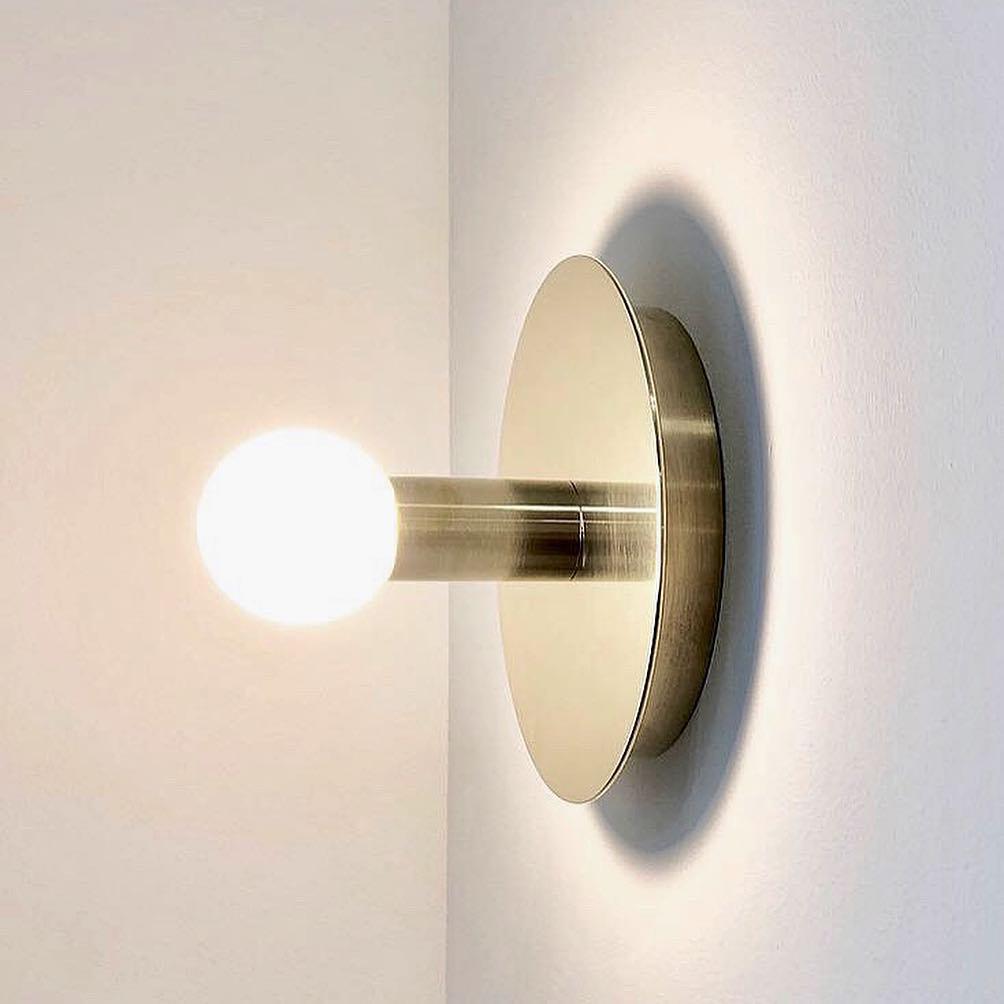 Lustra Wall Lamp Brass Bulb - Neutralighting