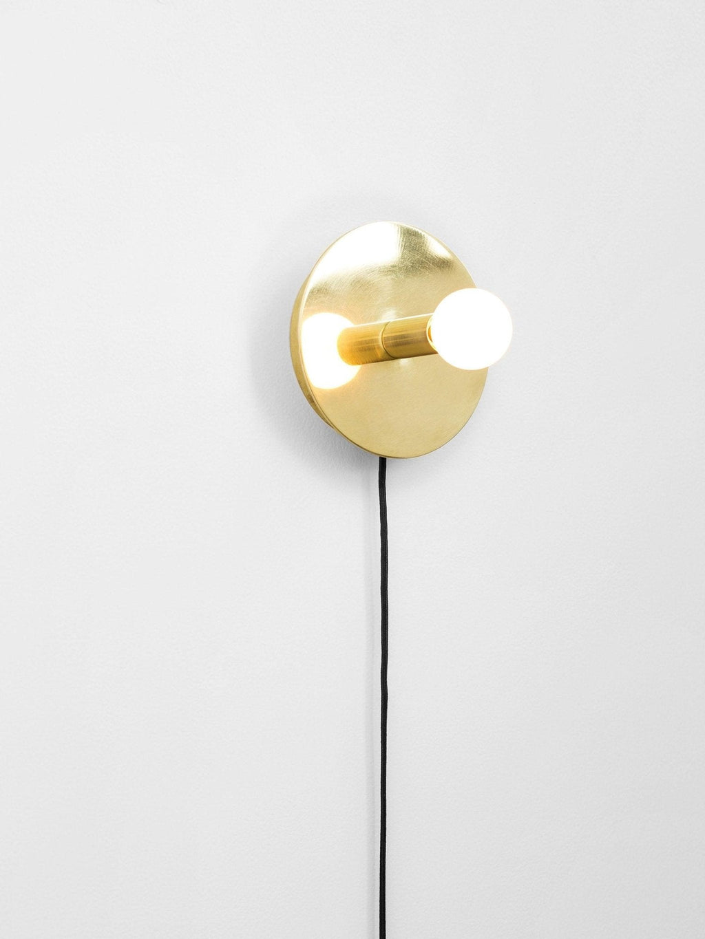Lustra Wall Lamp Brass Bulb - Neutralighting