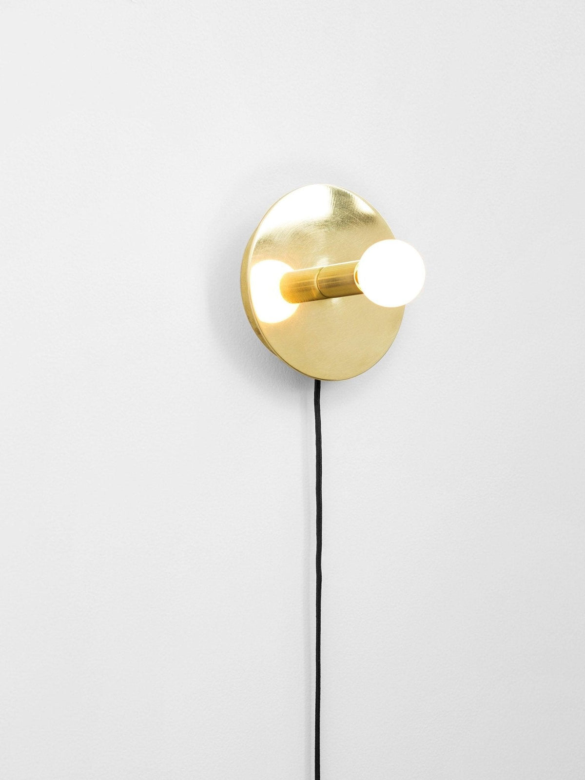 Lustra Wall Lamp Brass Bulb - Neutralighting