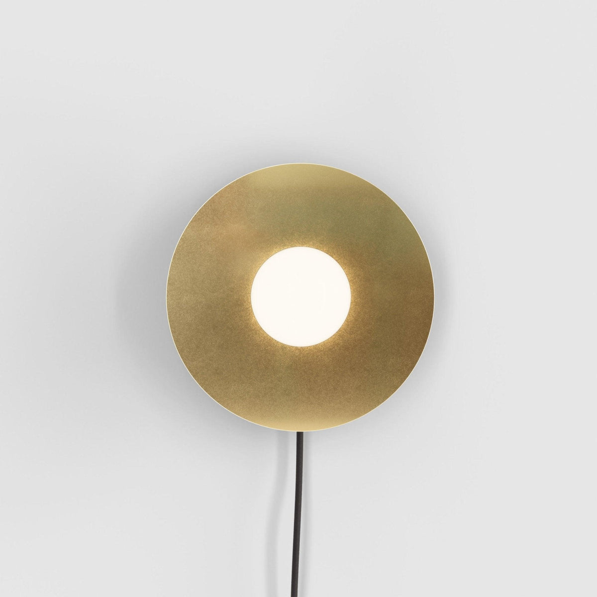 Lustra Wall Lamp Brass Bulb - Neutralighting