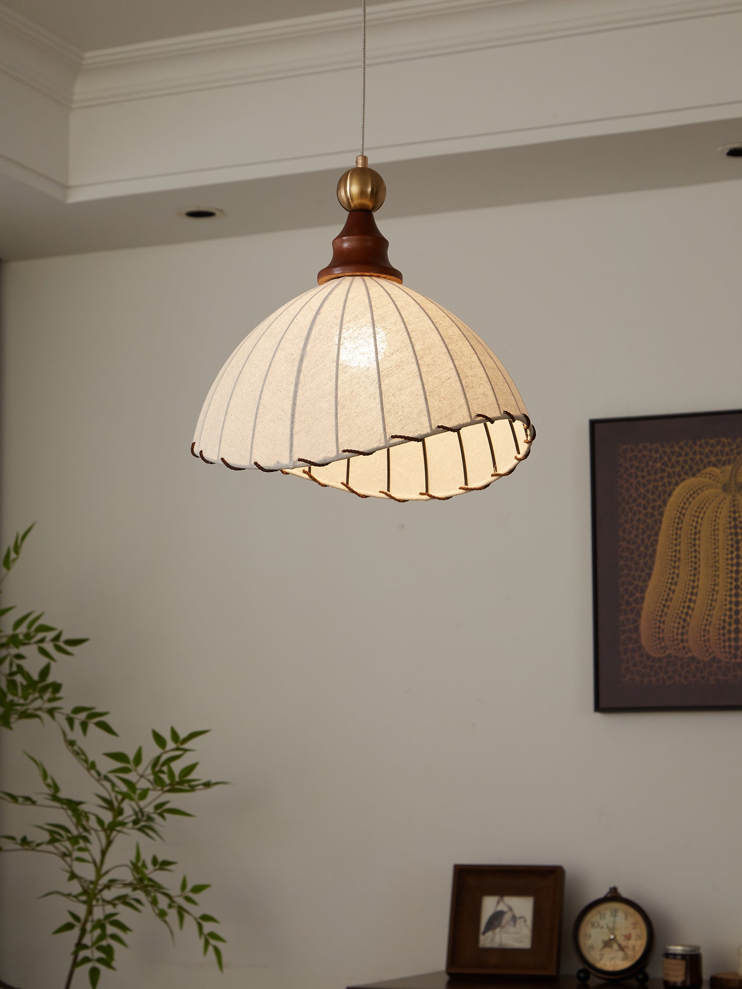 Thalira Suspension Élégante en Bois et Tissu - Neutralighting