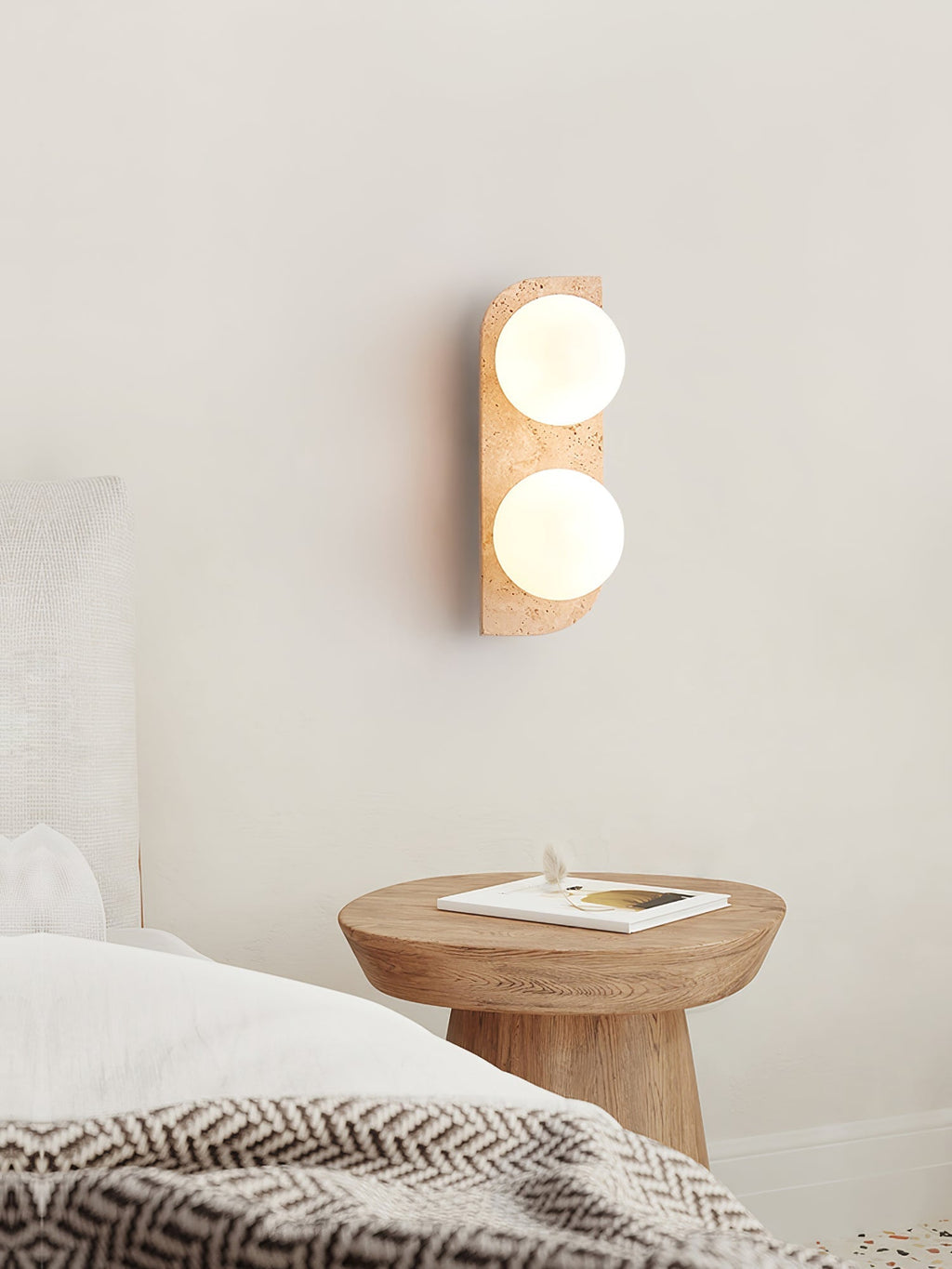 Zophaor Minimalist Travertine Plug-In Wall Light - Neutralighting
