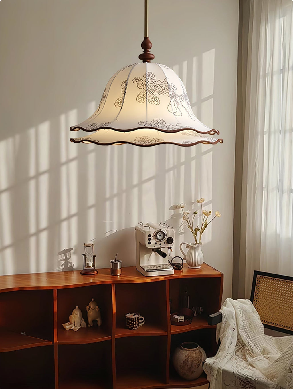 Ilsilis Suspension Élégante en Tissu Fleuri et Bois - Neutralighting
