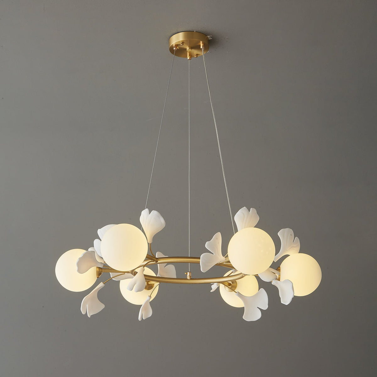 Olivia Chandelier en Céramique Florale et Laiton - Neutralighting