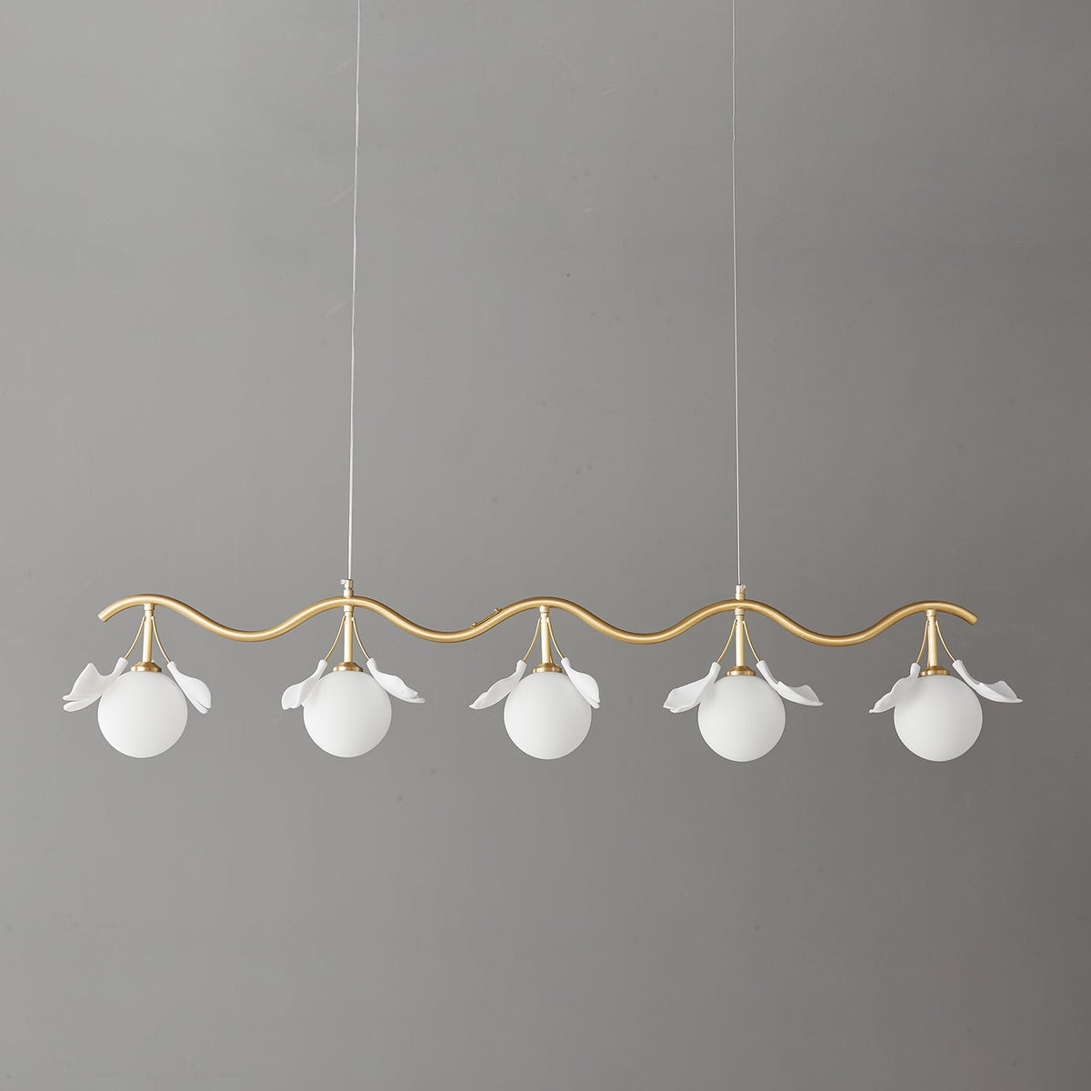 Olivia Chandelier en Céramique Florale et Laiton - Neutralighting