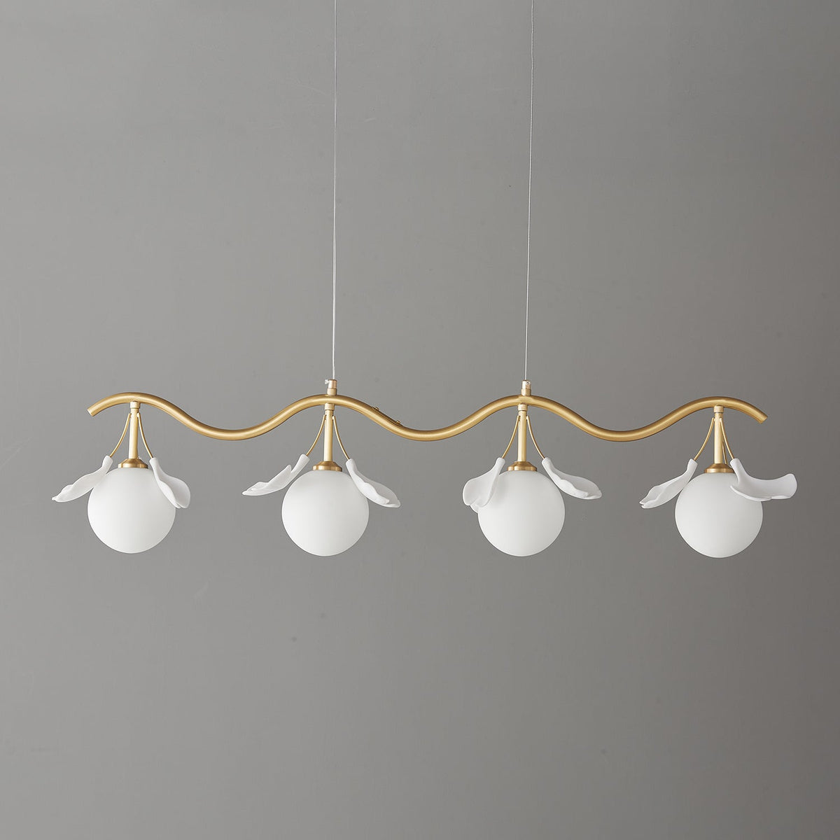 Olivia Chandelier en Céramique Florale et Laiton - Neutralighting