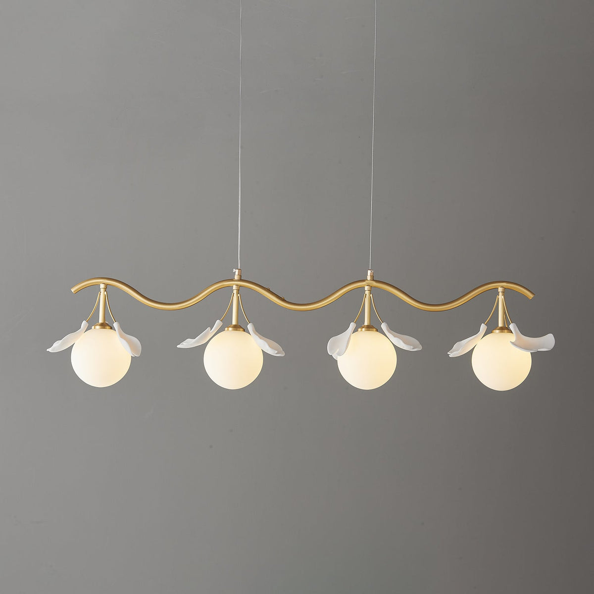 Olivia Chandelier en Céramique Florale et Laiton - Neutralighting