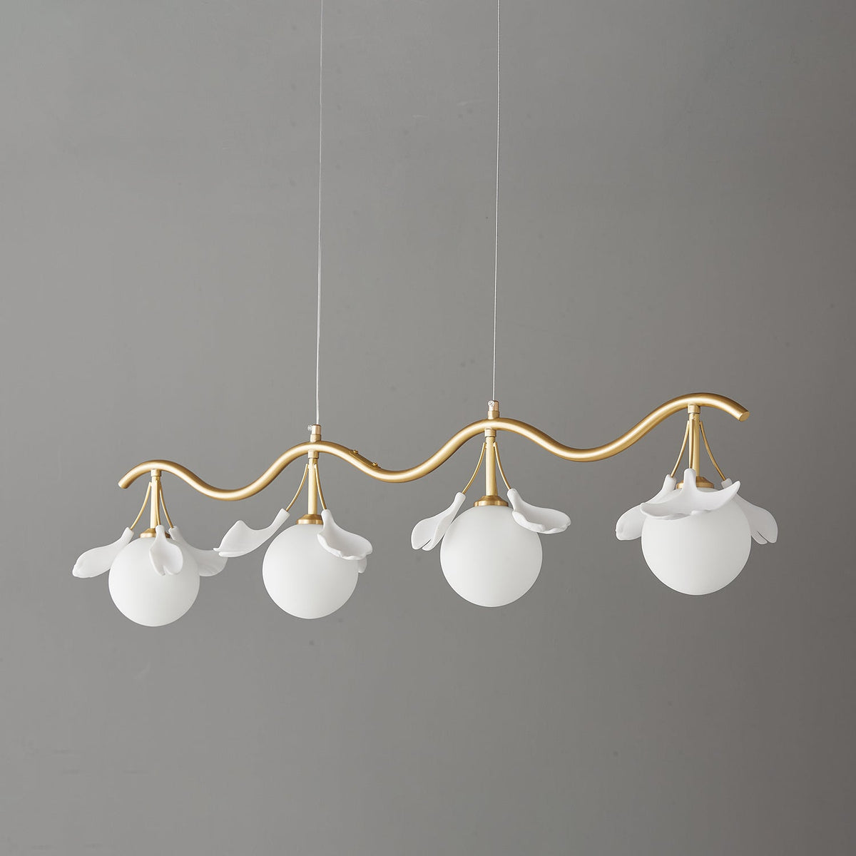 Olivia Chandelier en Céramique Florale et Laiton - Neutralighting