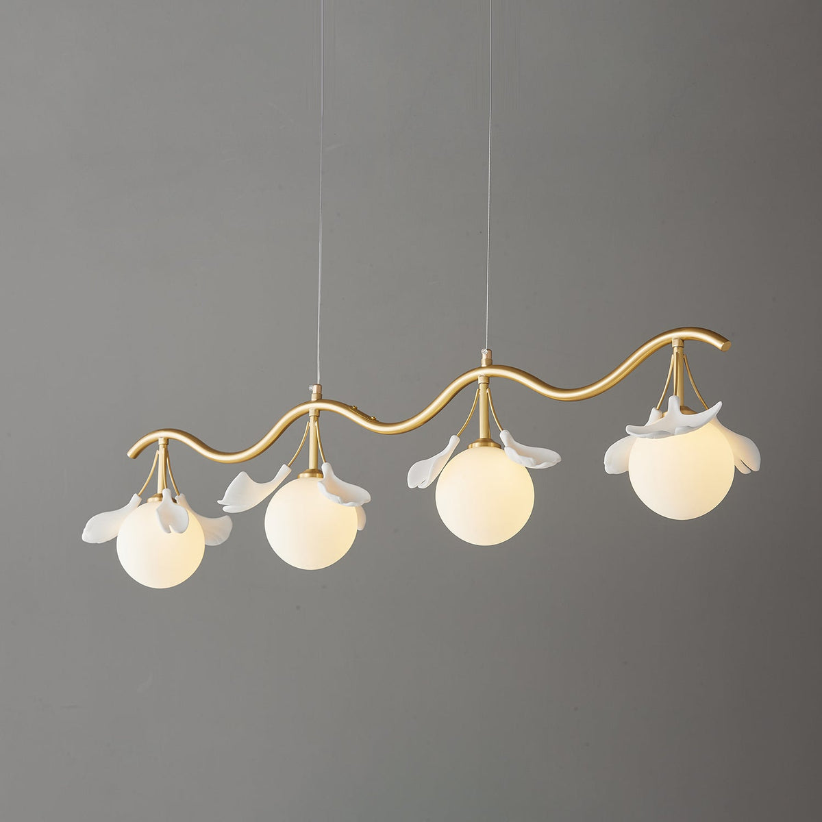 Olivia Chandelier en Céramique Florale et Laiton - Neutralighting