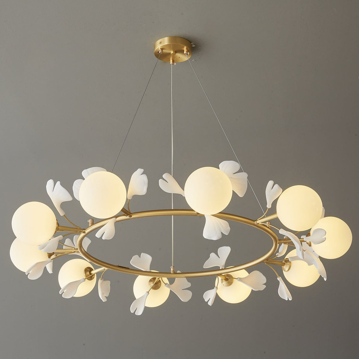 Olivia Chandelier en Céramique Florale et Laiton - Neutralighting