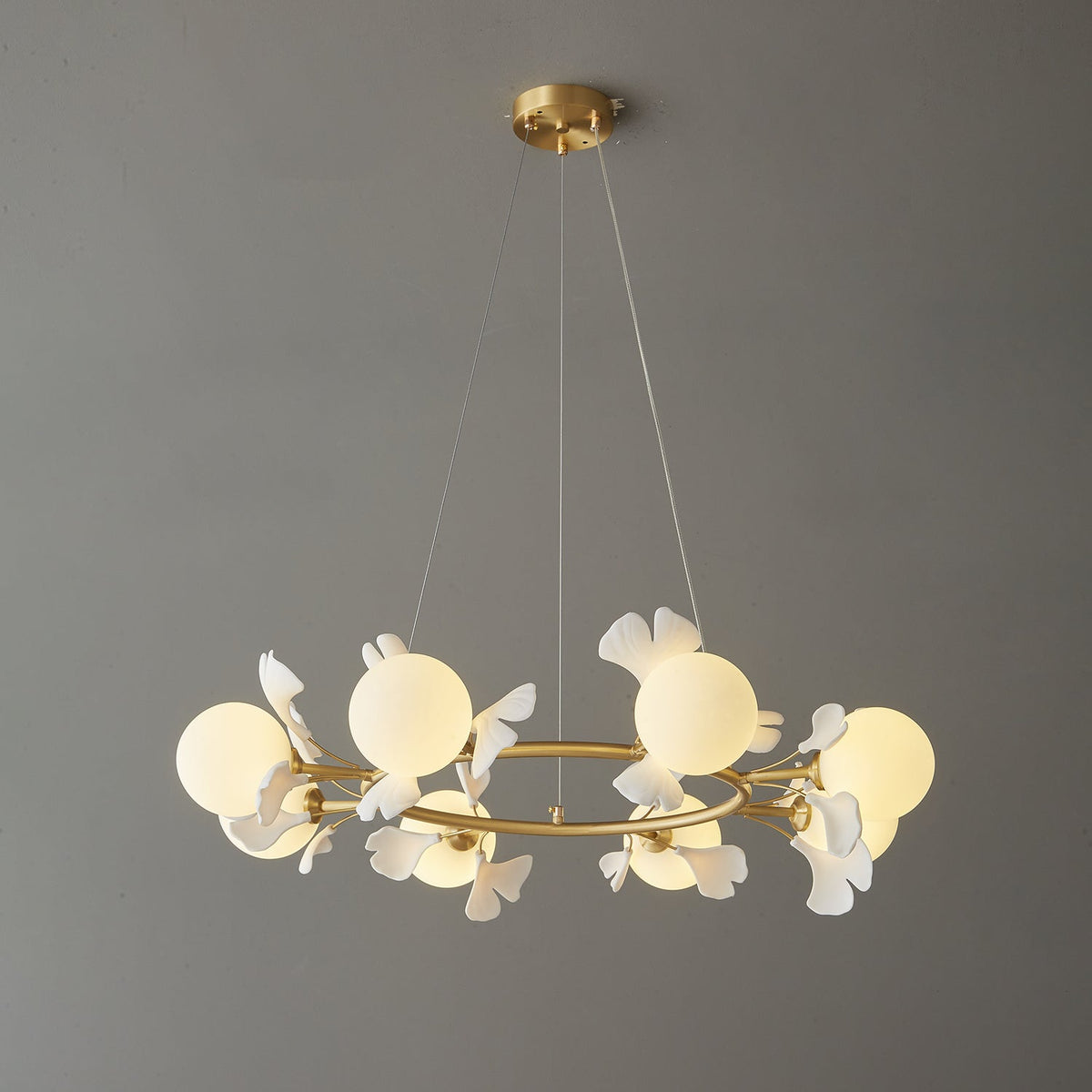 Olivia Chandelier en Céramique Florale et Laiton - Neutralighting