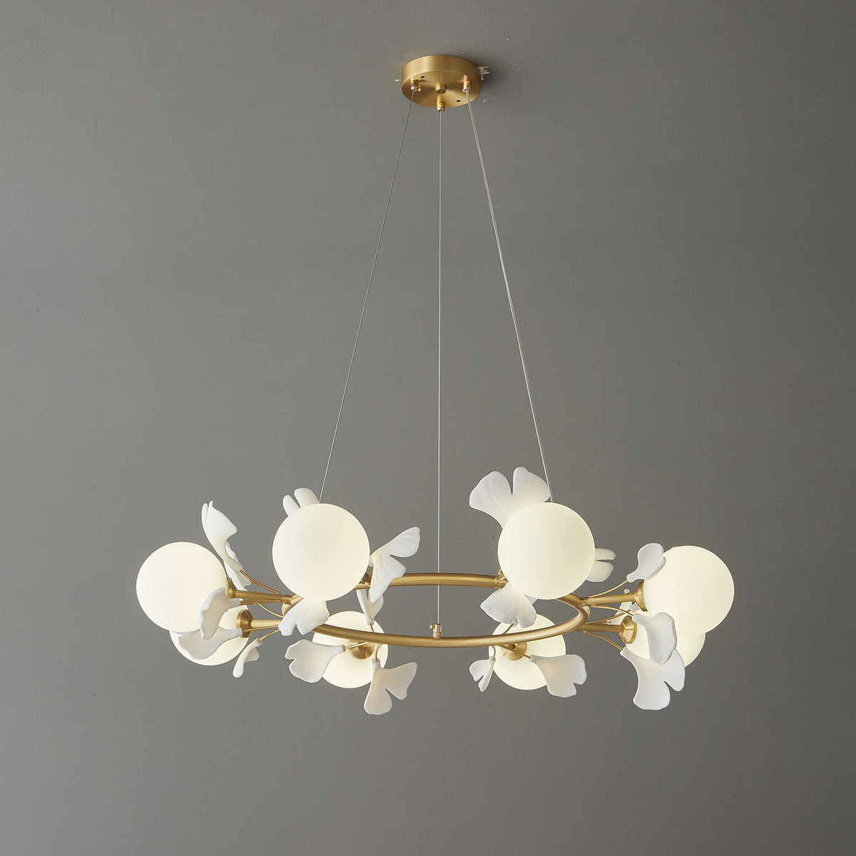 Olivia Chandelier en Céramique Florale et Laiton - Neutralighting