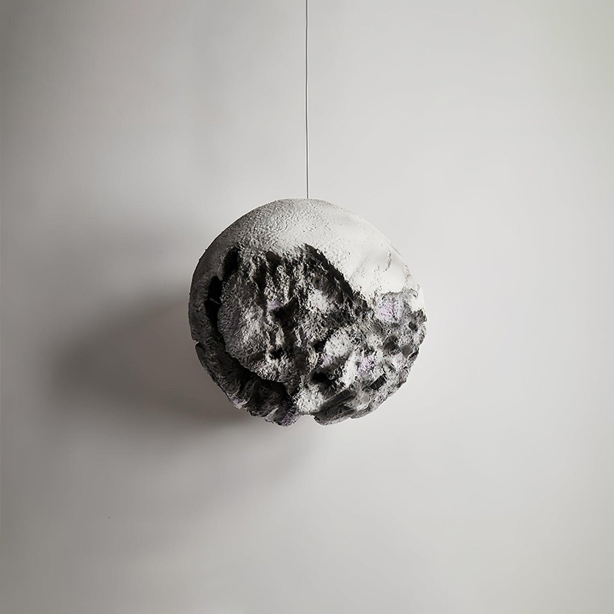 Ilphaara Lampe Suspendue en Plastique Planète Irrégulière - Neutralighting