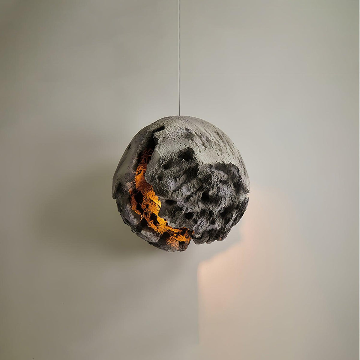 Ilphaara Lampe Suspendue en Plastique Planète Irrégulière - Neutralighting