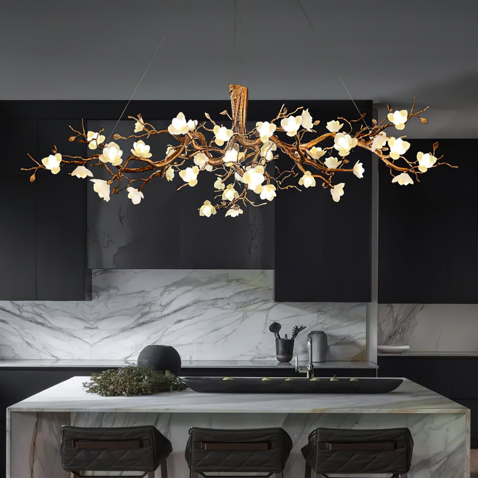 Avaros Lustre en céramique et laiton de luxe postmoderne avec branches fleuries - Neutralighting