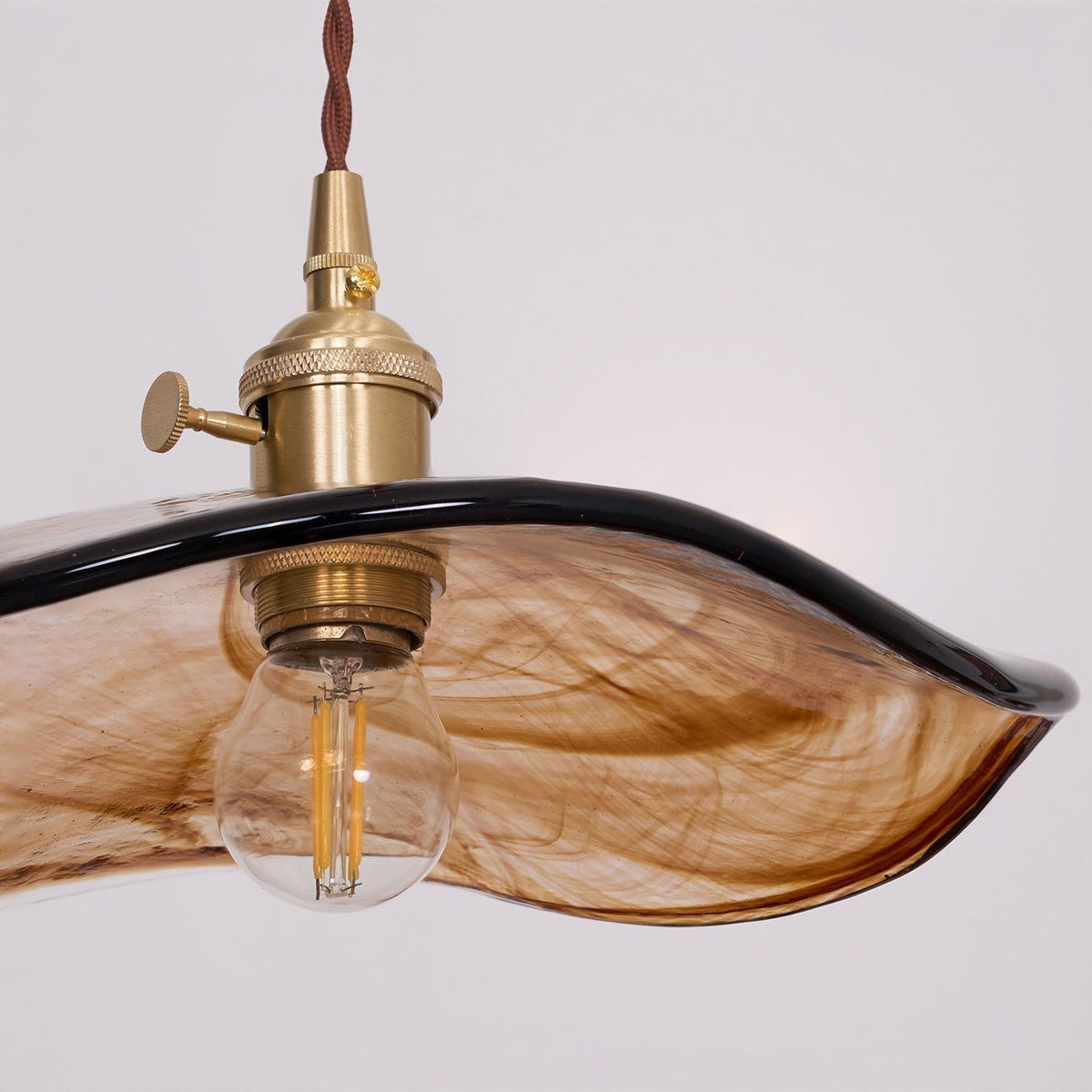 Utalira Lampe Pendante Moderne en Laiton et Verre - Neutralighting