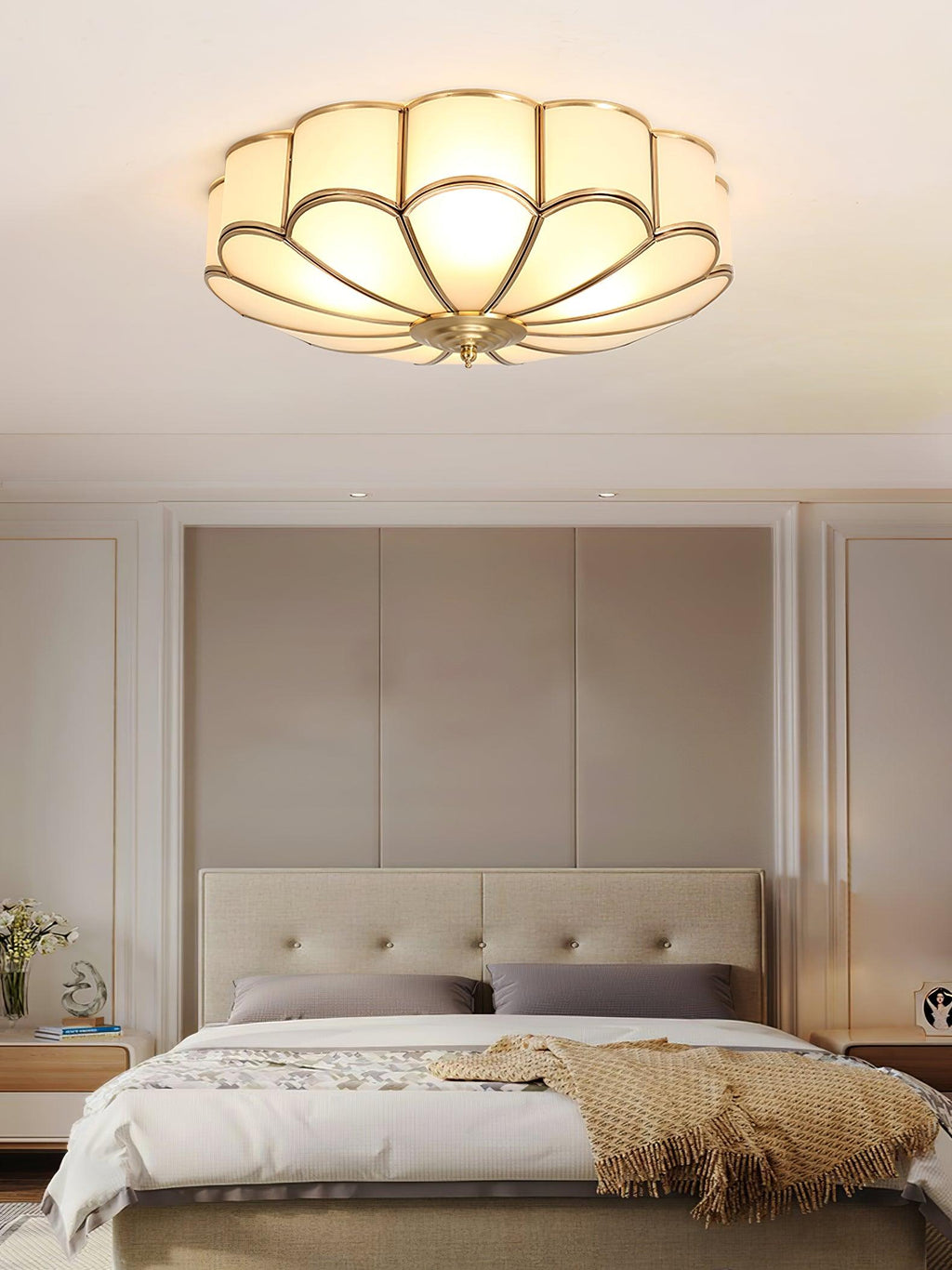 Lustra Plafonnier Forme de Fleur en Verre Laiton - Neutralighting
