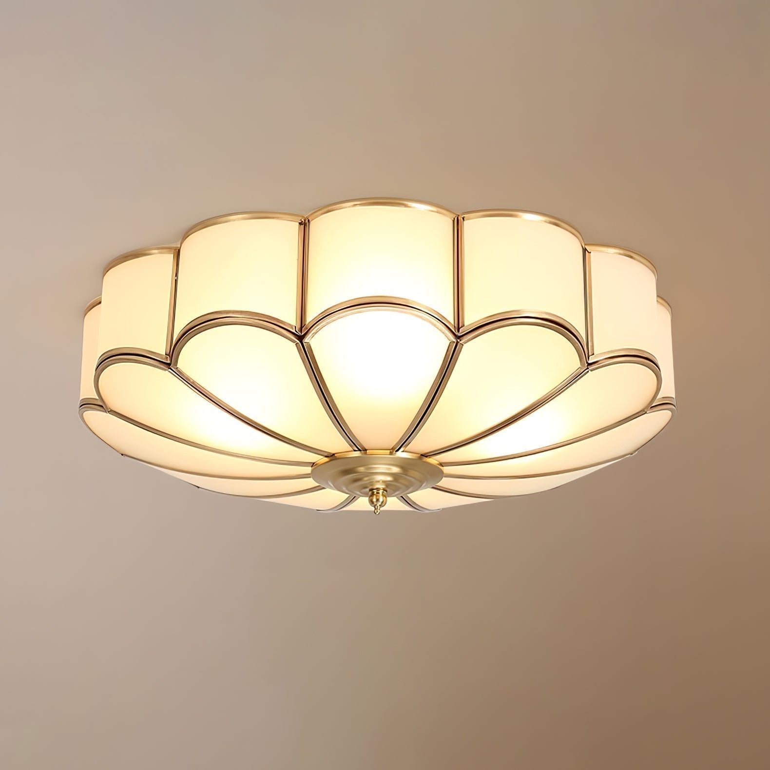 Lustra Plafonnier Forme de Fleur en Verre Laiton - Neutralighting