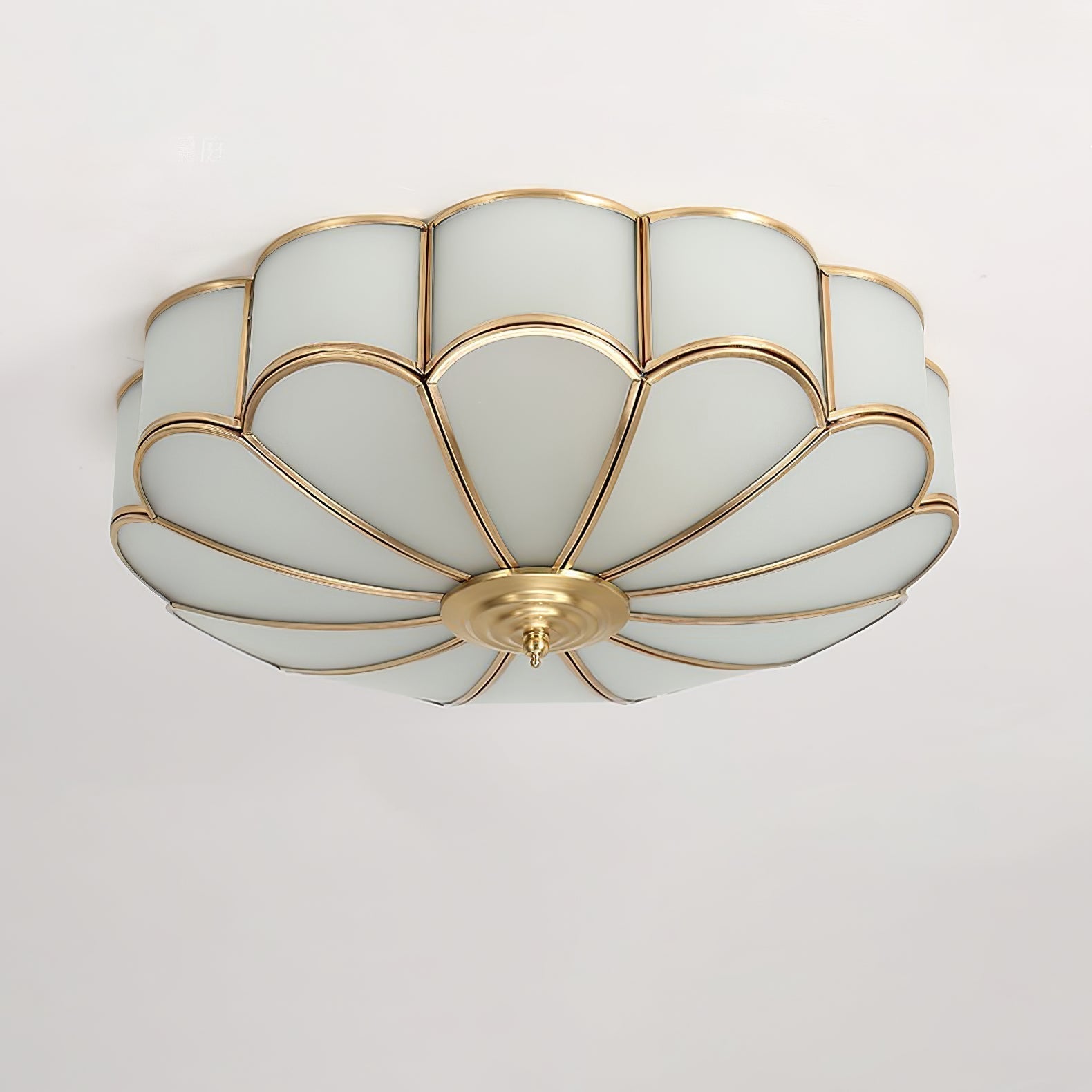 Lustra Plafonnier Forme de Fleur en Verre Laiton - Neutralighting