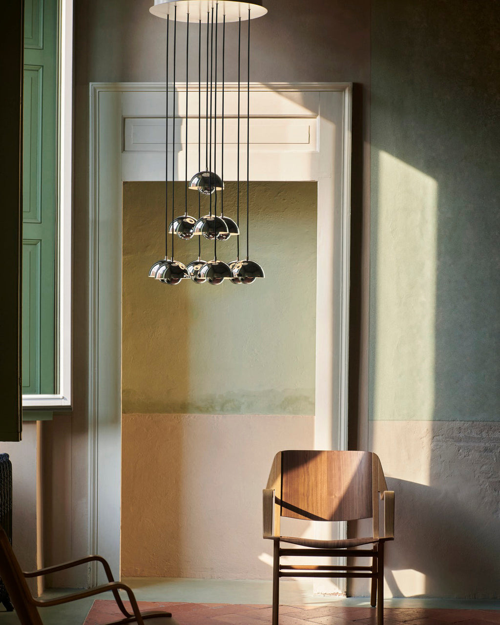 Flowerpot Chandelier - Neutralighting