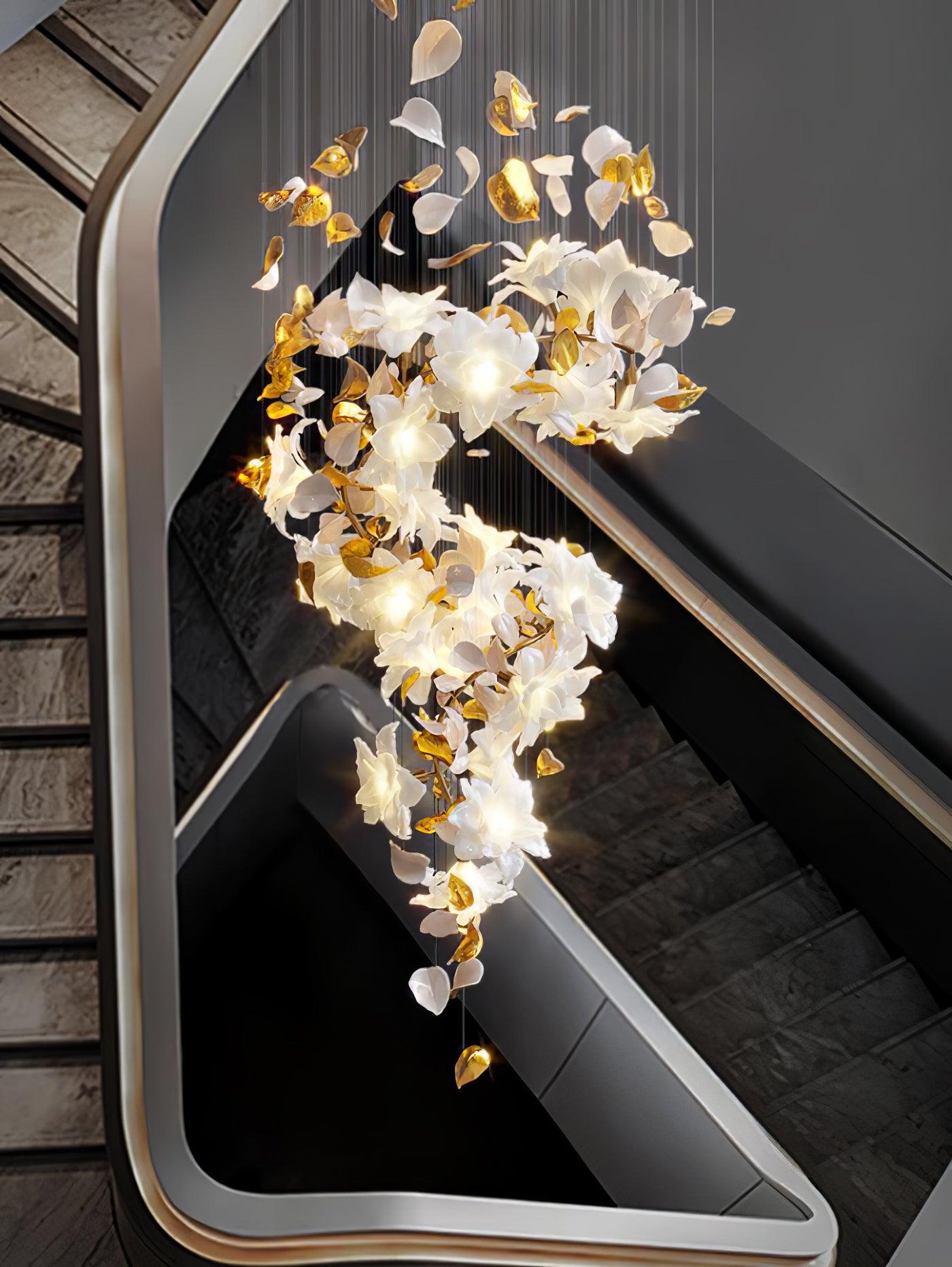 Araeos Chandelier en Laiton Fleurs Volantes et Papillons - Neutralighting