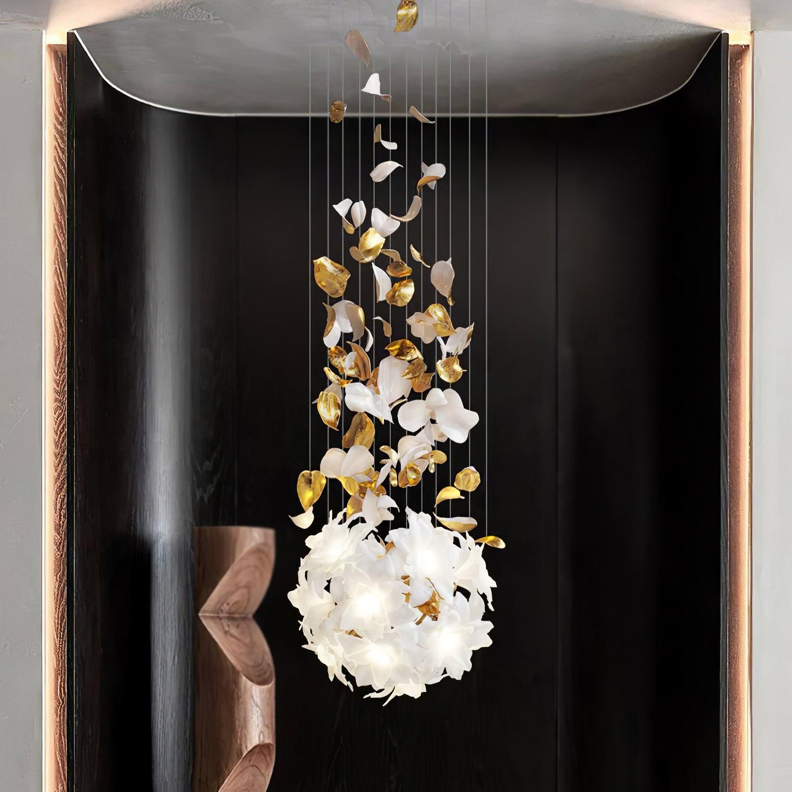Araeos Chandelier en Laiton Fleurs Volantes et Papillons - Neutralighting
